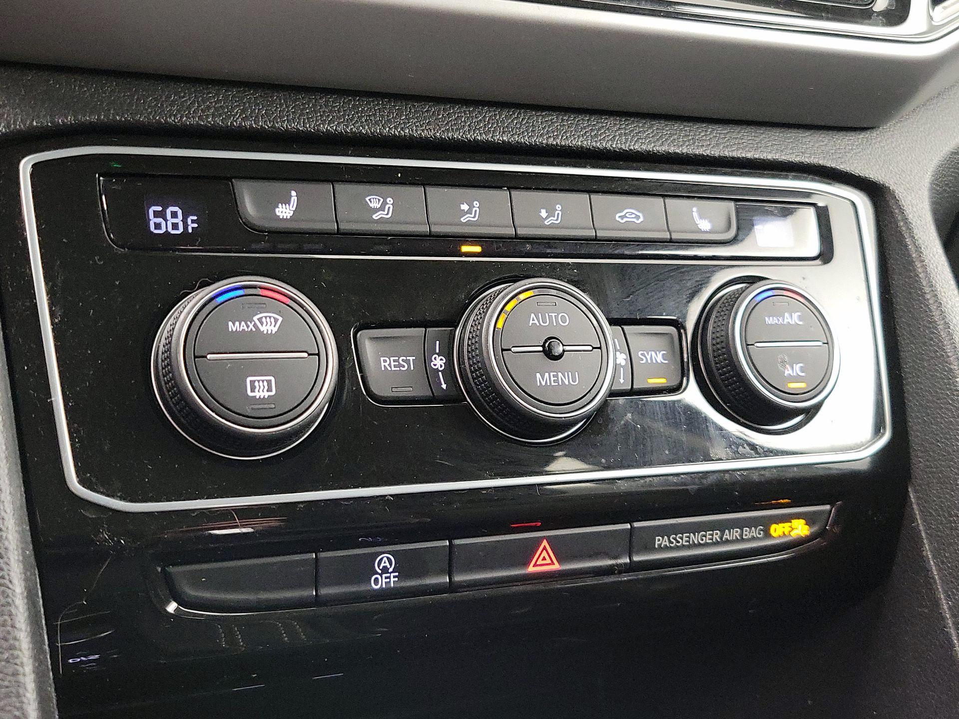 Thumbnail: 2023 Volkswagen Atlas - 16