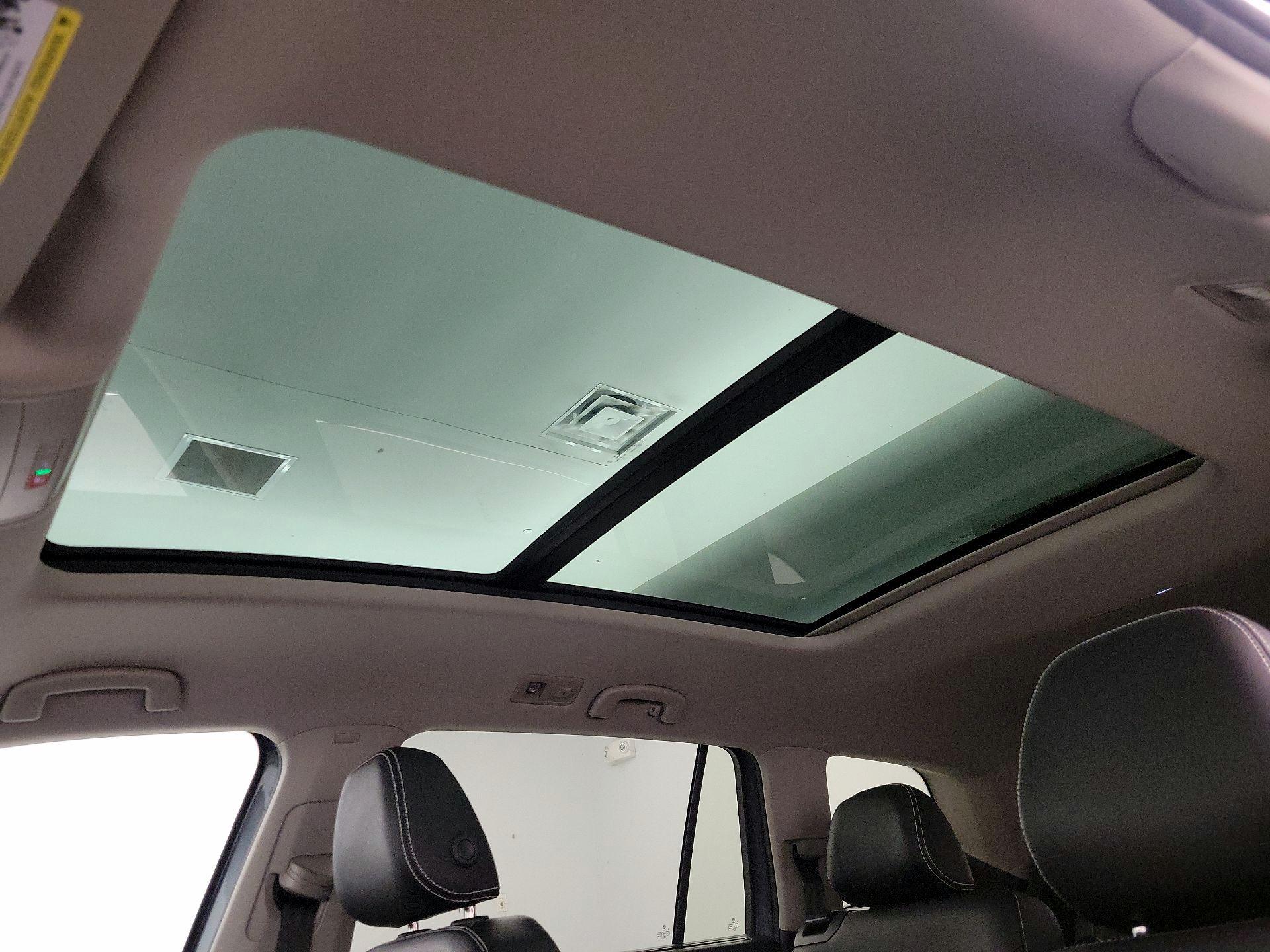 Thumbnail: 2023 Volkswagen Atlas - 19