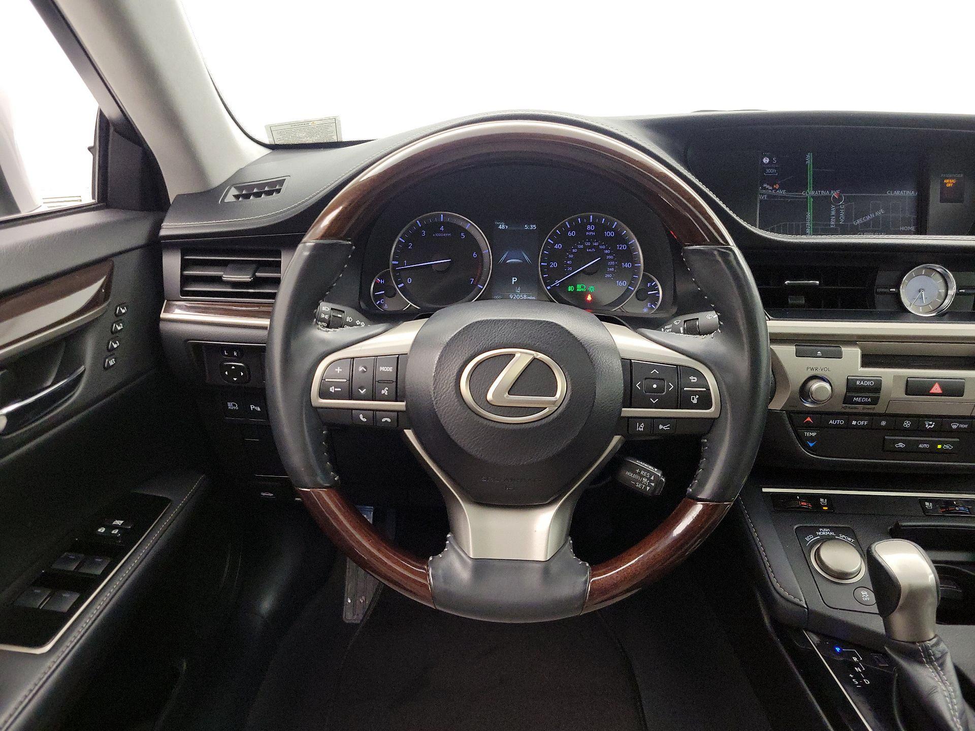 Thumbnail: 2018 Lexus ES - 10