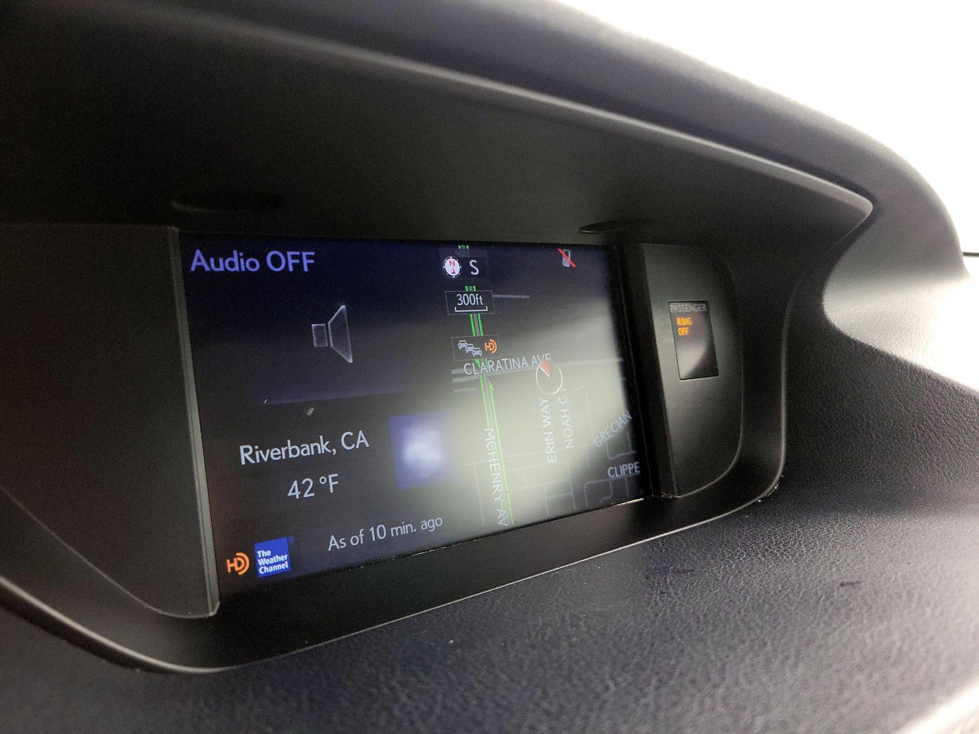 Thumbnail: 2018 Lexus ES - 16