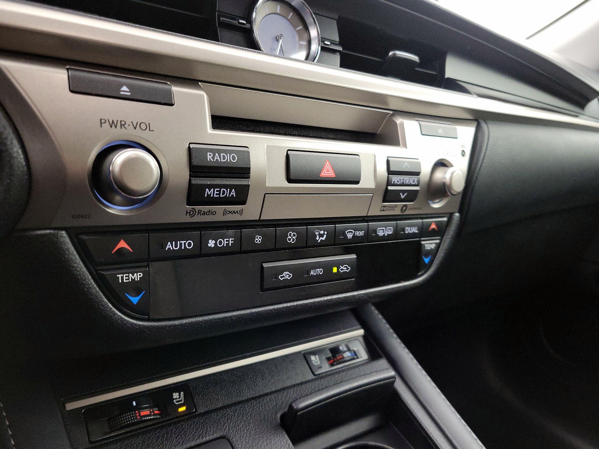 Thumbnail: 2018 Lexus ES - 17