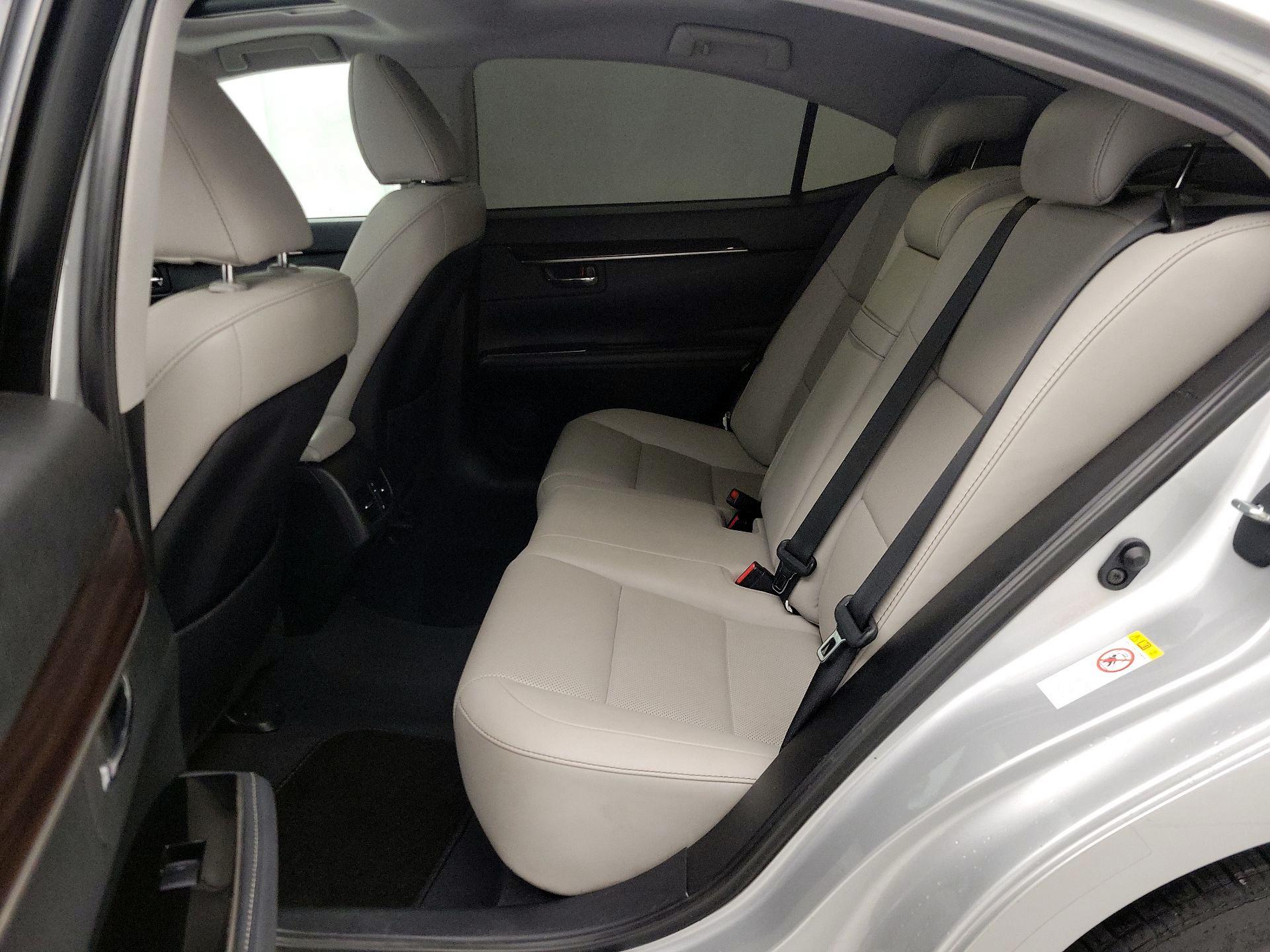 Thumbnail: 2018 Lexus ES - 20