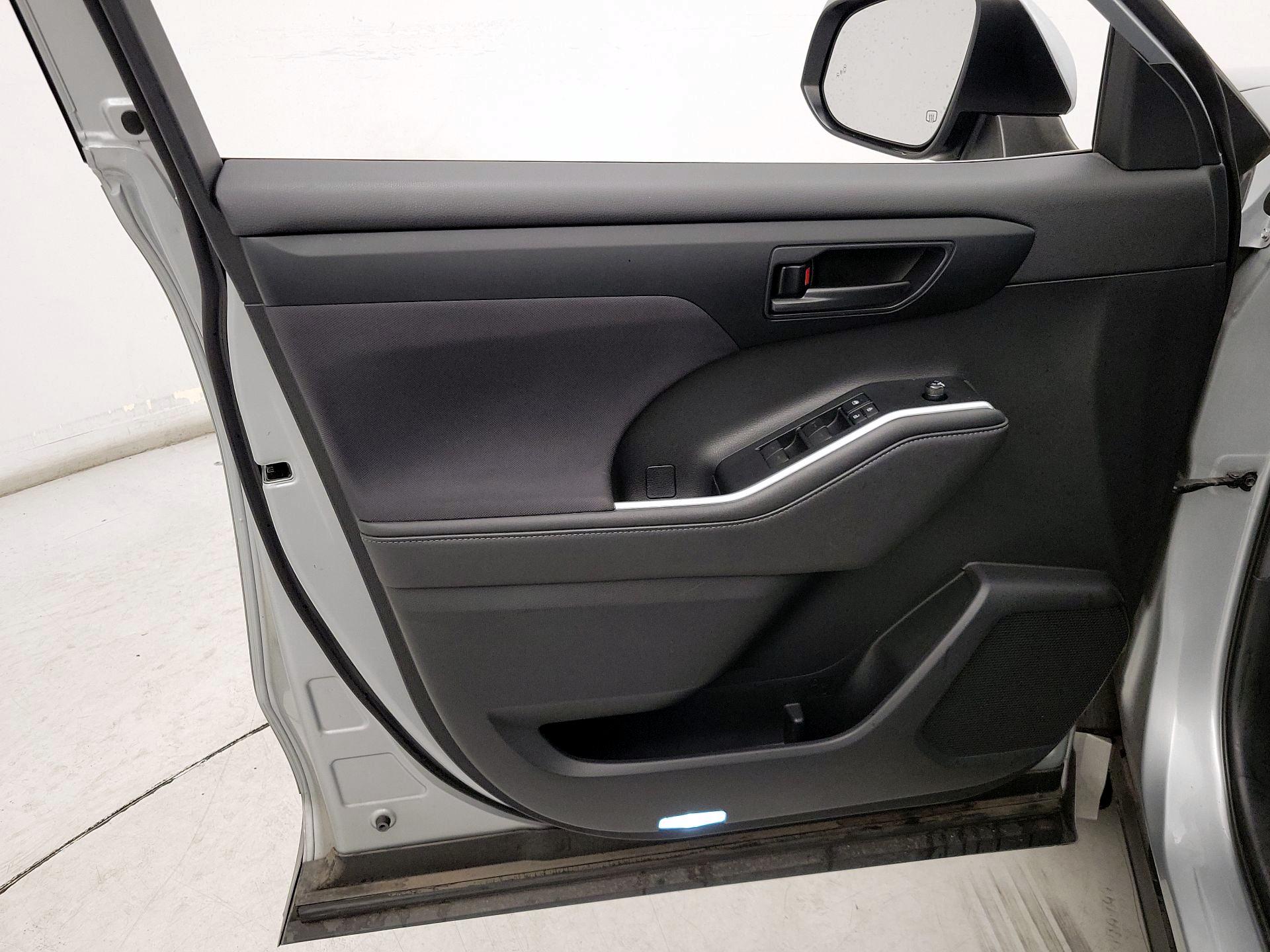 Thumbnail: 2020 Toyota Highlander - 12