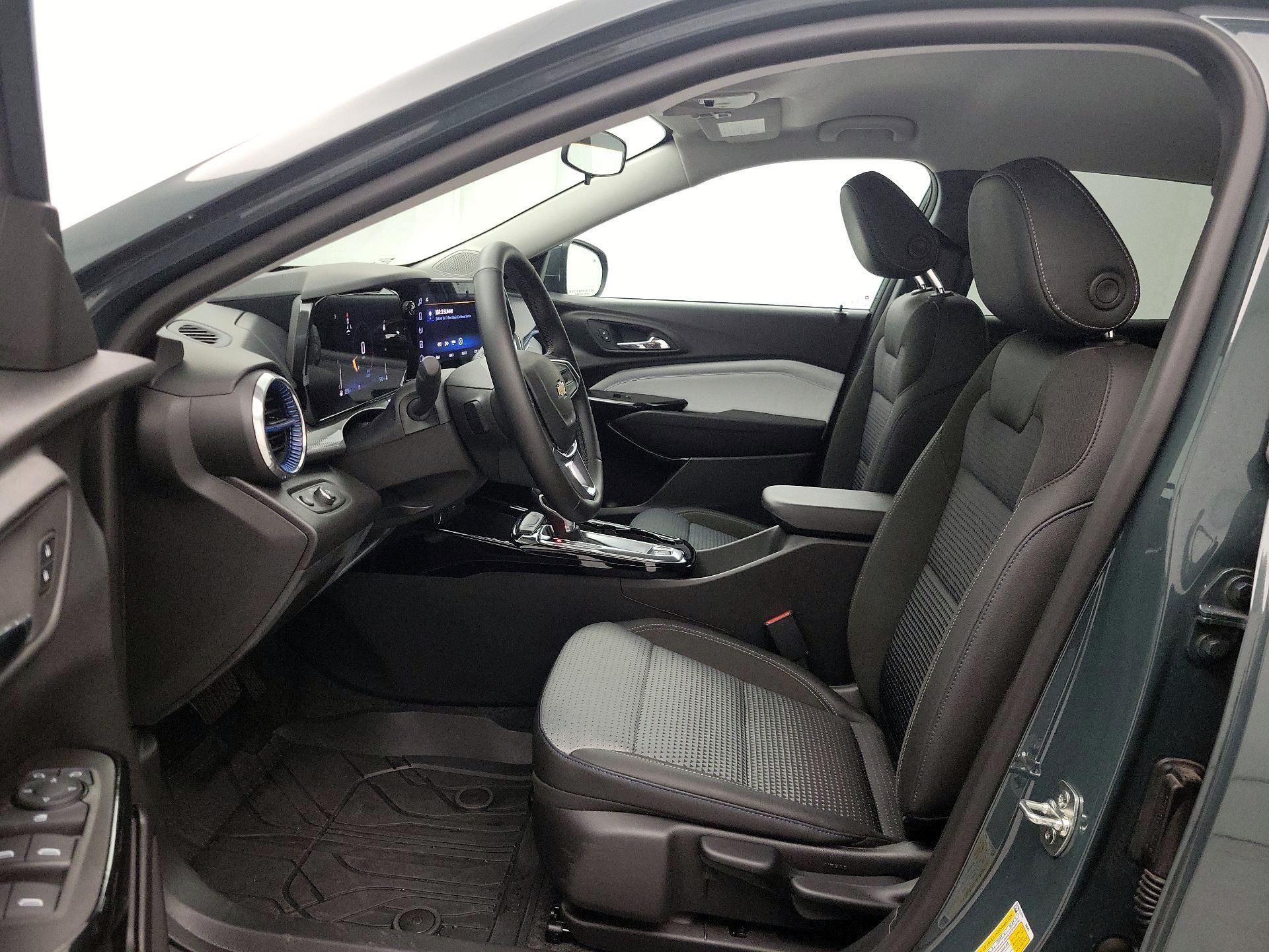 Thumbnail: 2025 Chevrolet Trax - 11