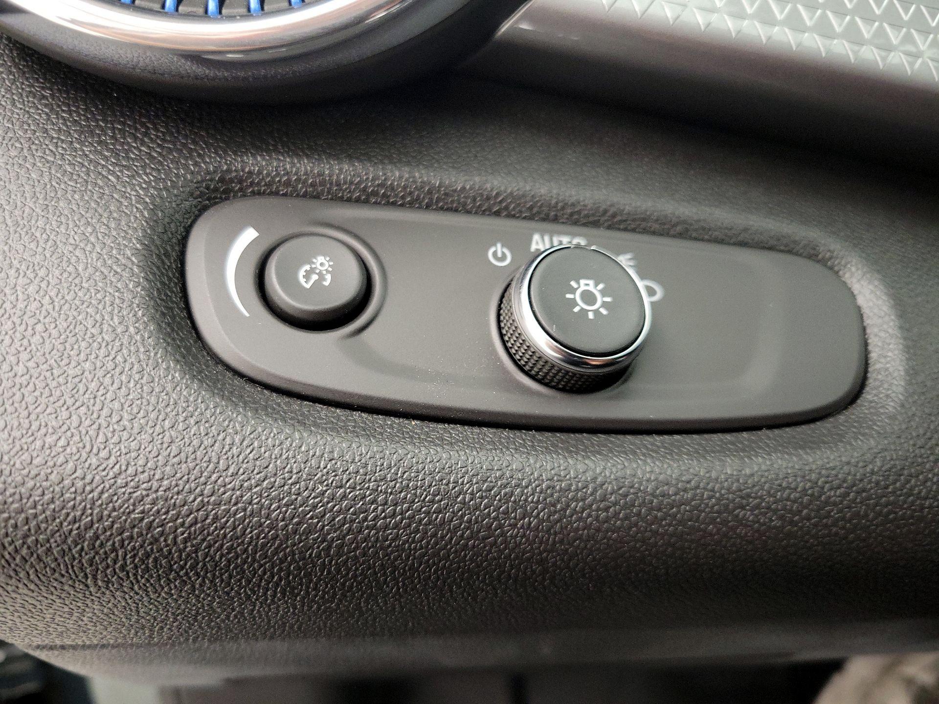 Thumbnail: 2025 Chevrolet Trax - 13