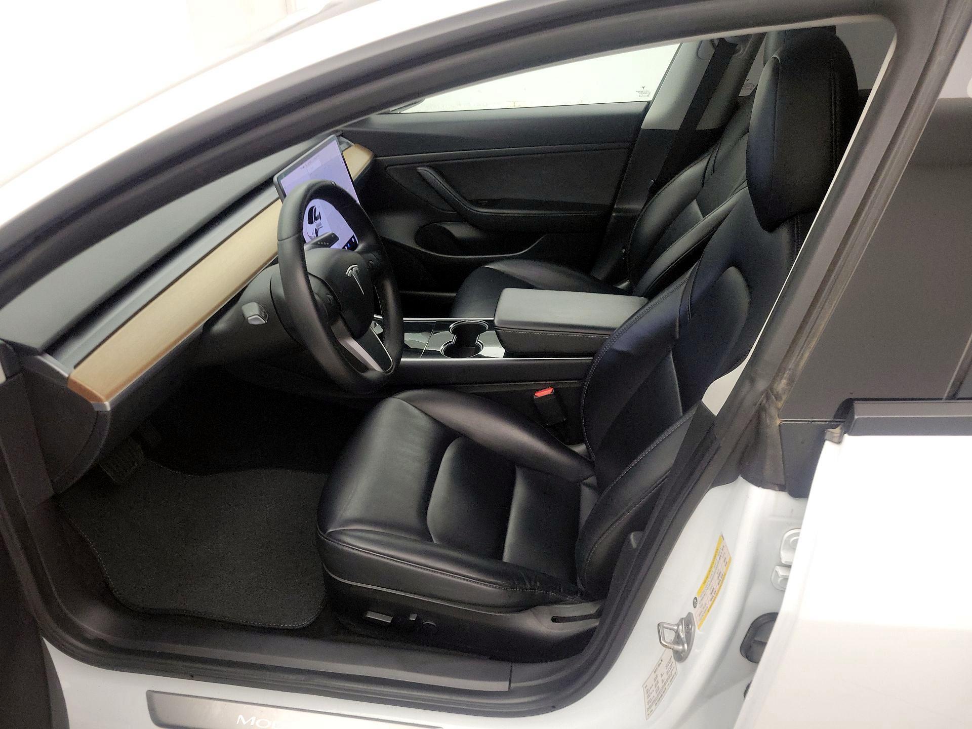 Thumbnail: 2020 Tesla Model 3 - 11