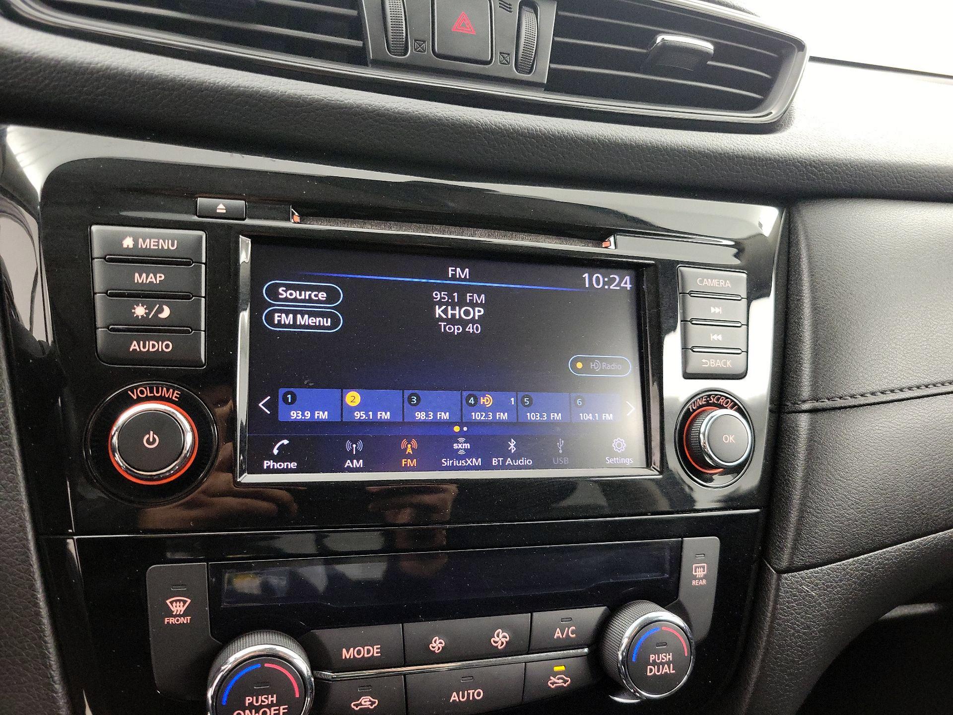 Thumbnail: 2019 Nissan Rogue - 16