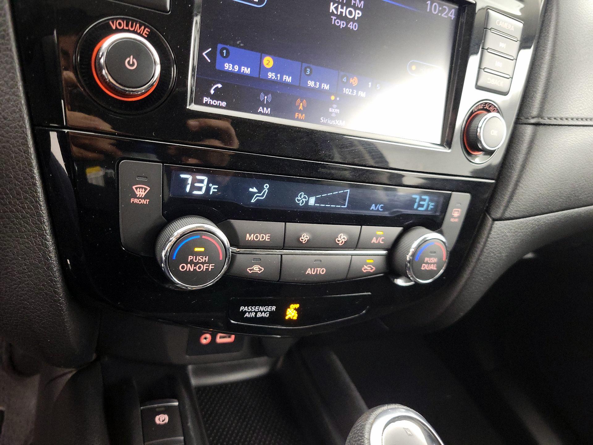 Thumbnail: 2019 Nissan Rogue - 17