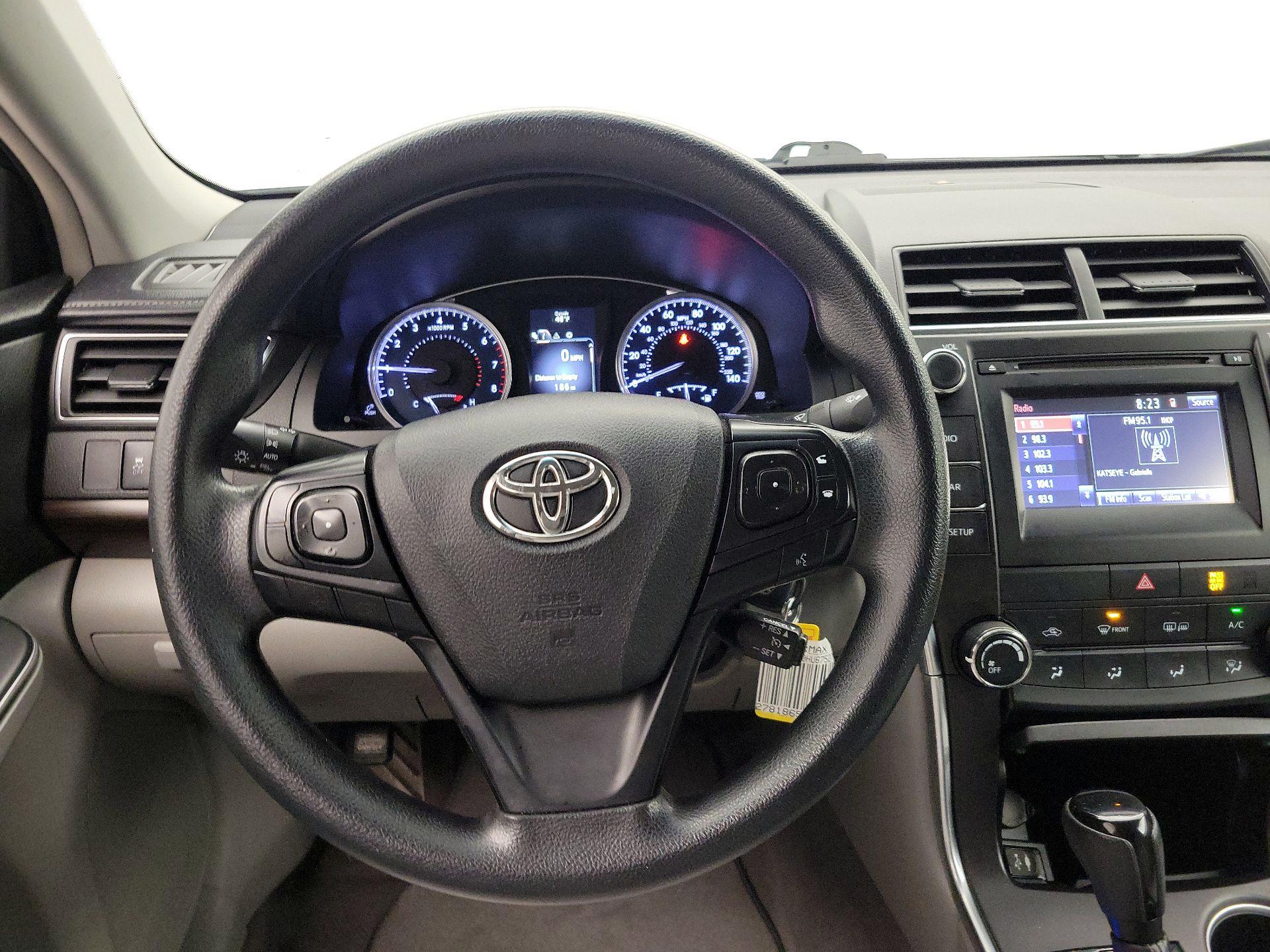 Thumbnail: 2017 Toyota Camry - 10