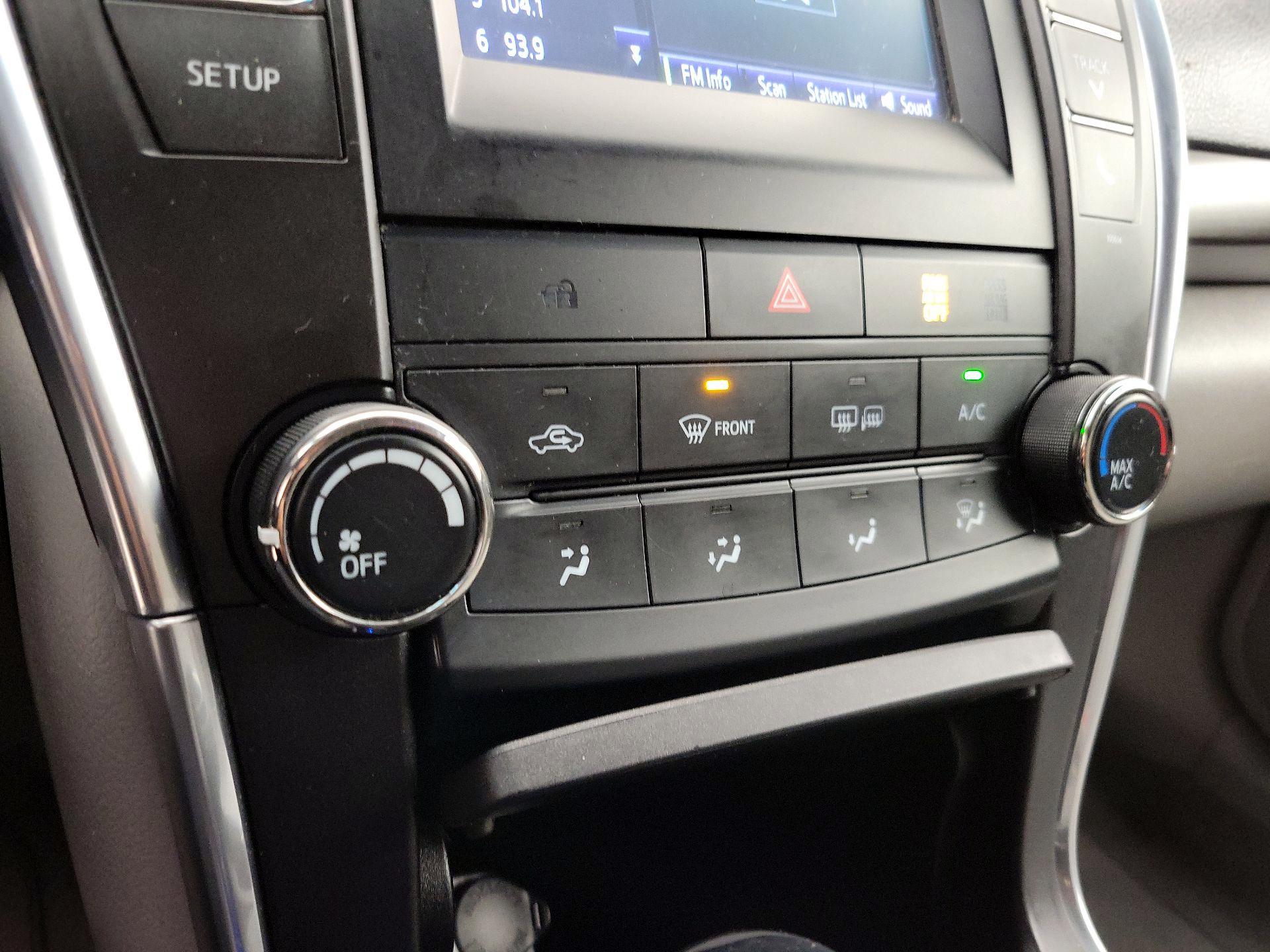 Thumbnail: 2017 Toyota Camry - 16