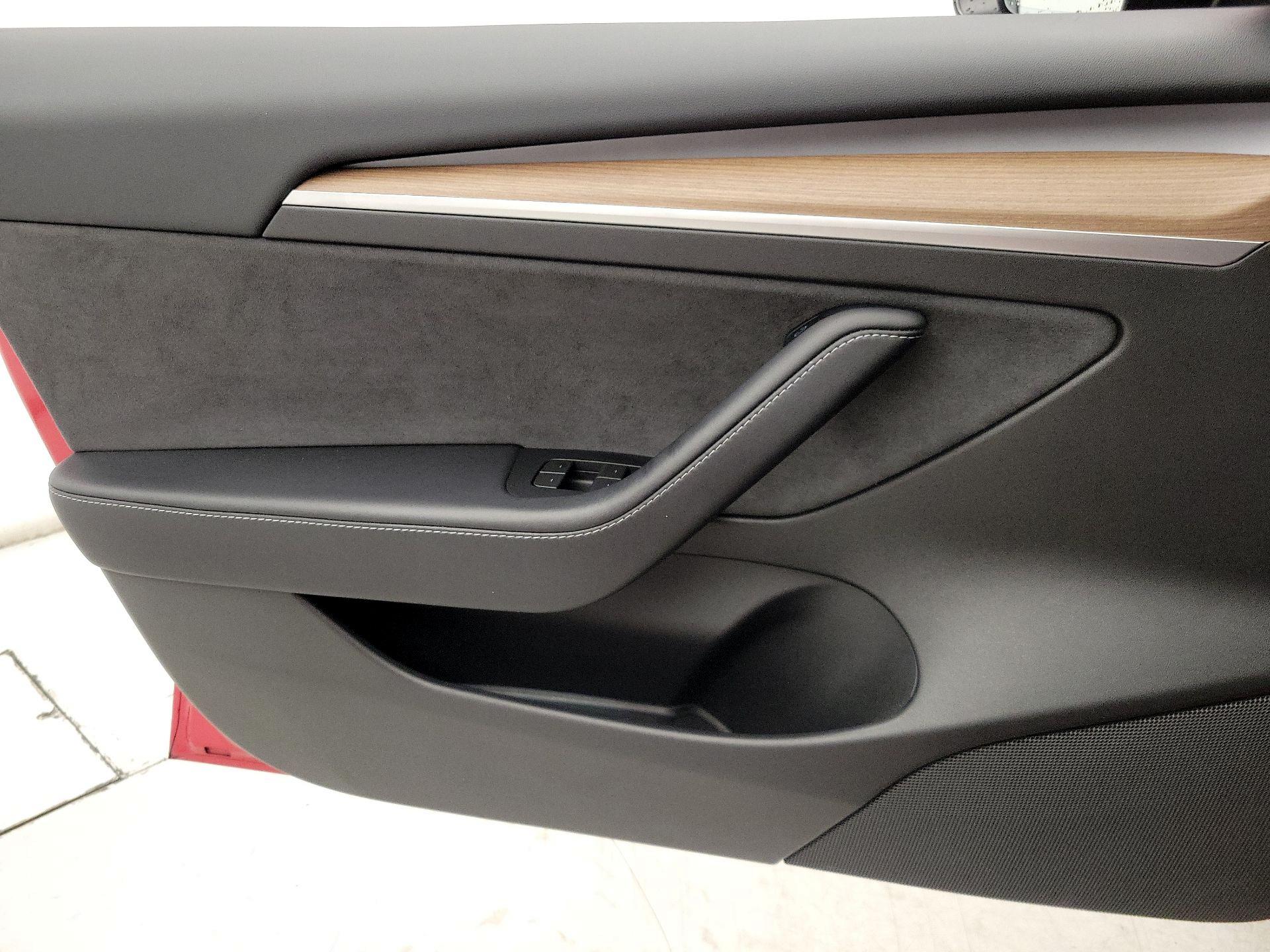 Thumbnail: 2022 Tesla Model 3 - 12