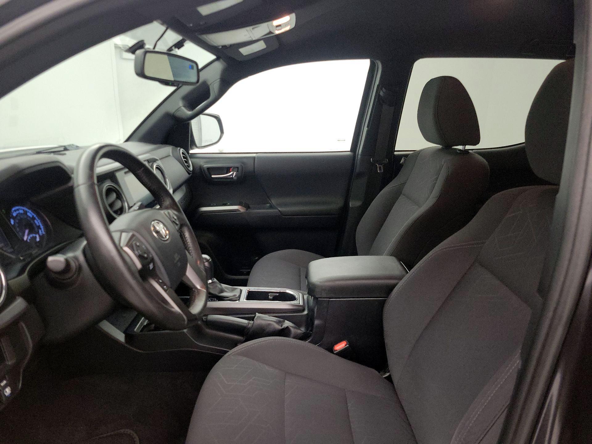 Thumbnail: 2017 Toyota Tacoma - 11