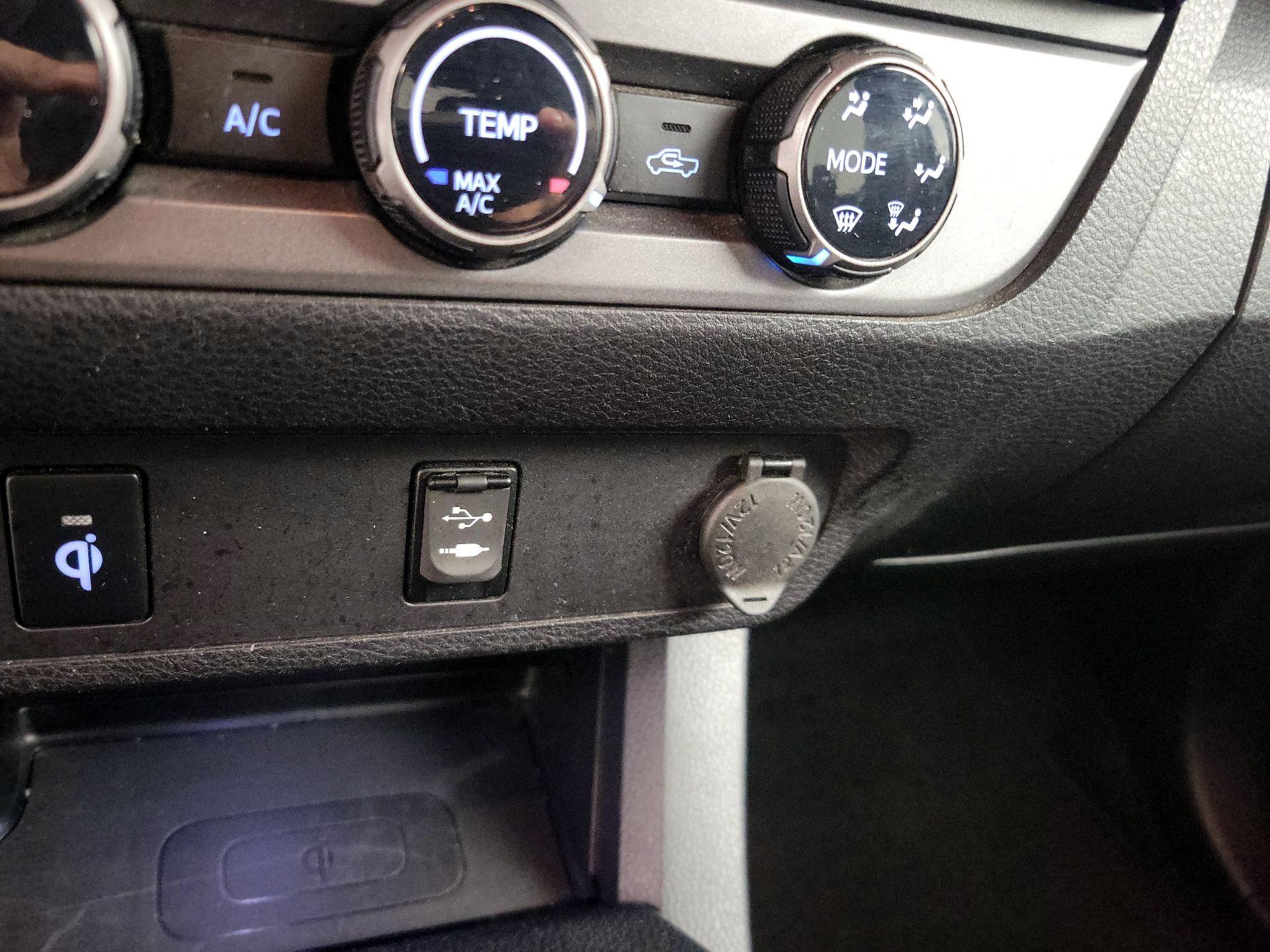 Thumbnail: 2017 Toyota Tacoma - 19