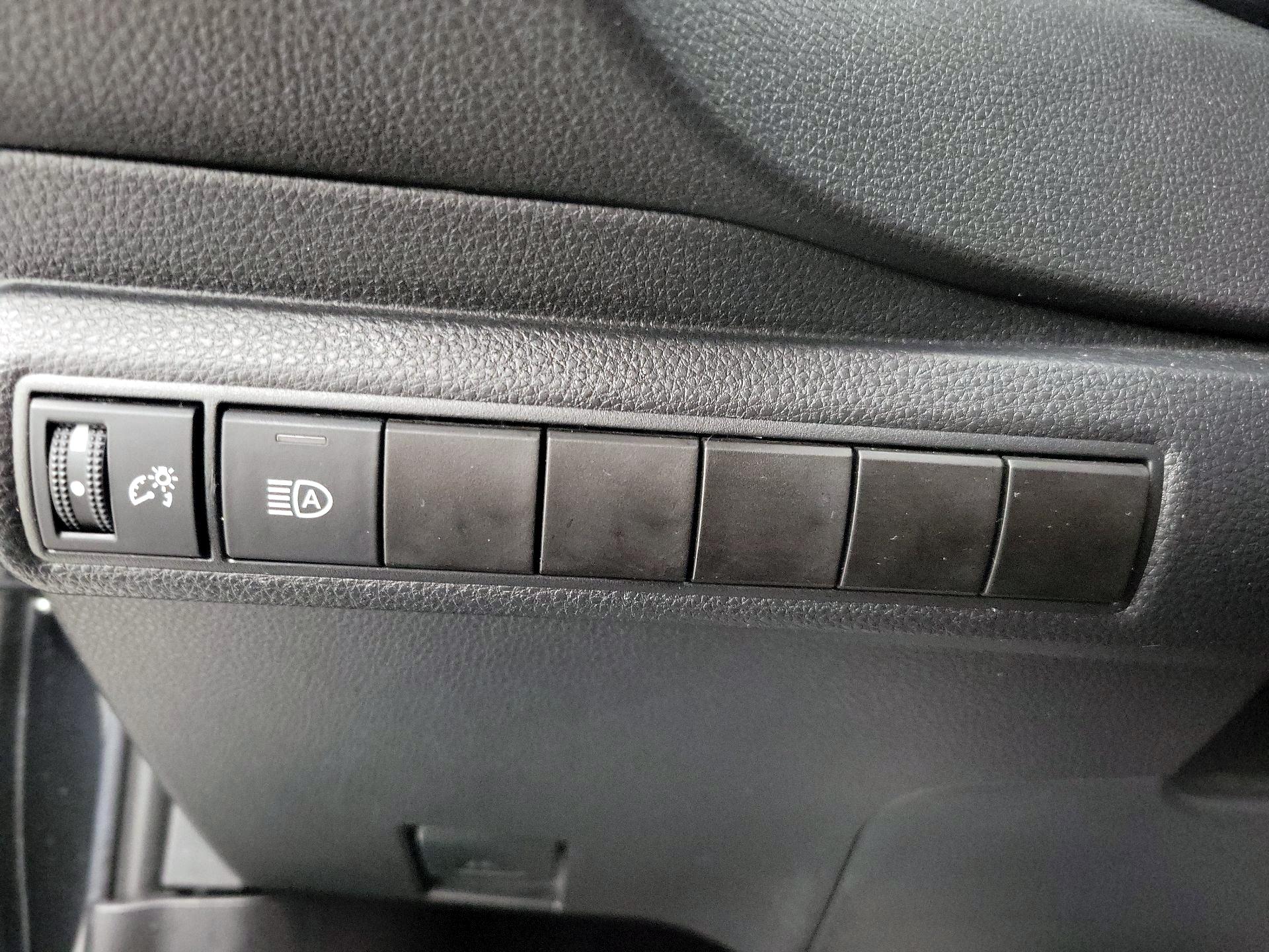 Thumbnail: 2022 Toyota Corolla - 13