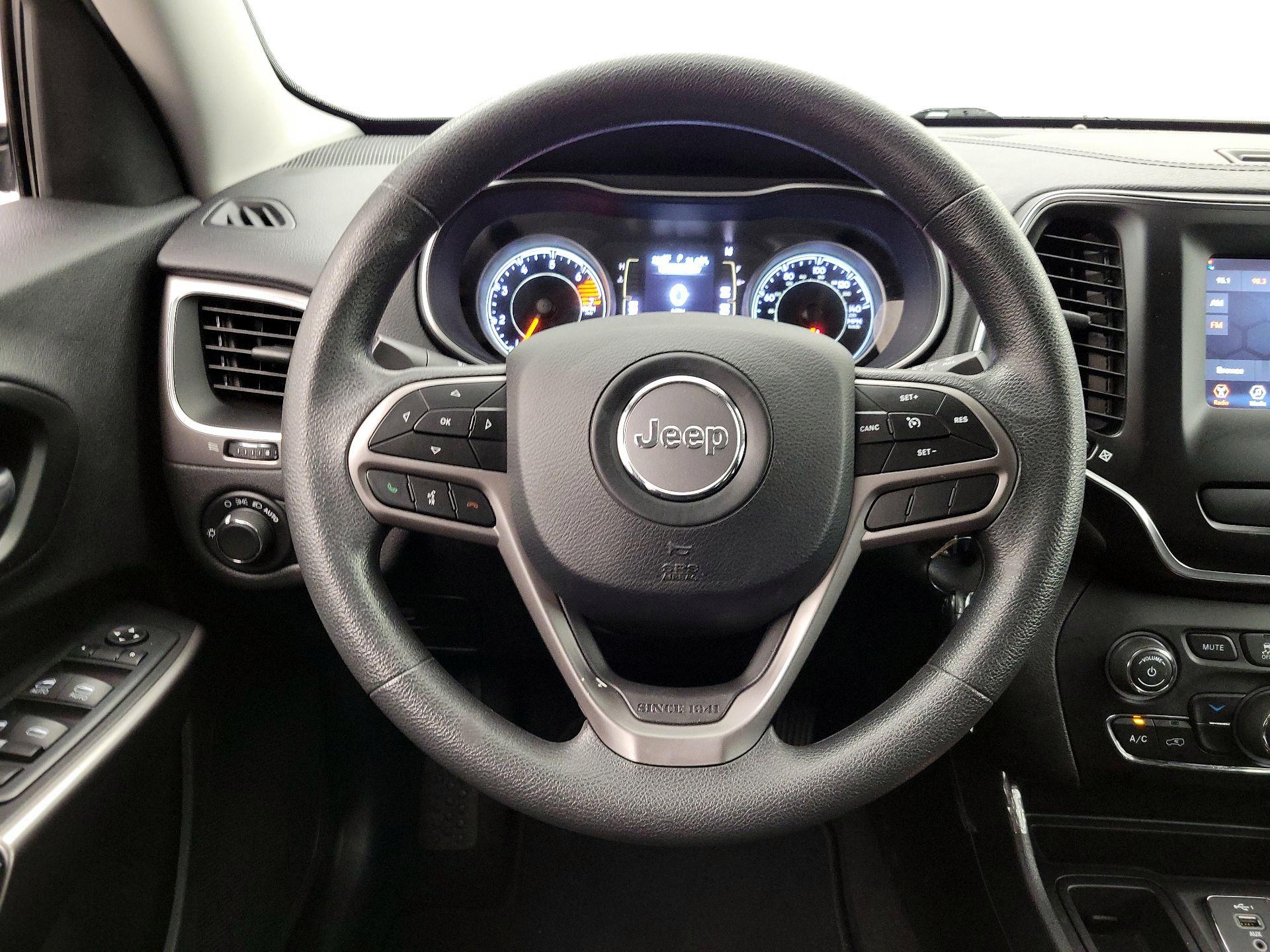 Thumbnail: 2021 Jeep Cherokee - 10