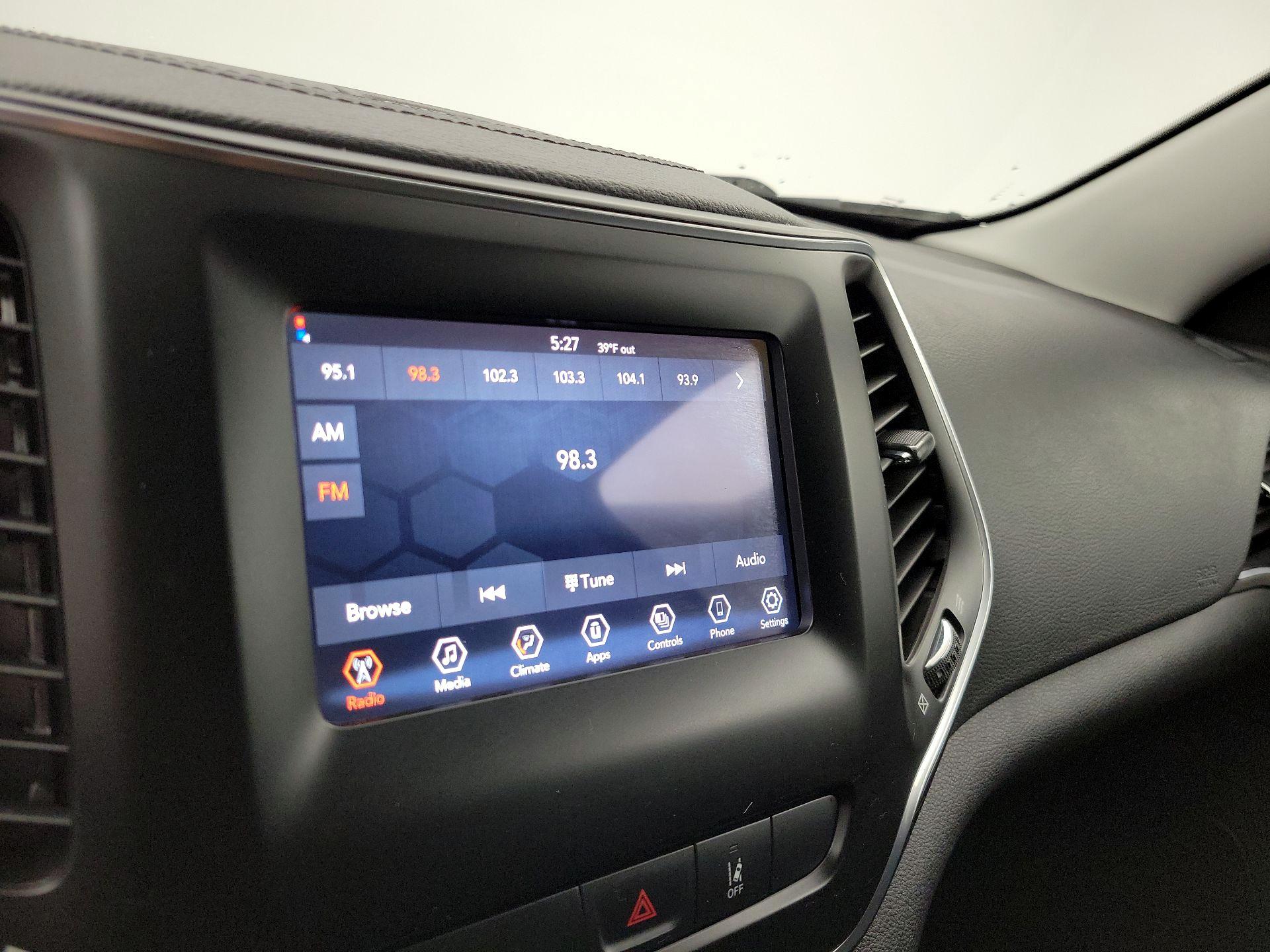 Thumbnail: 2021 Jeep Cherokee - 15