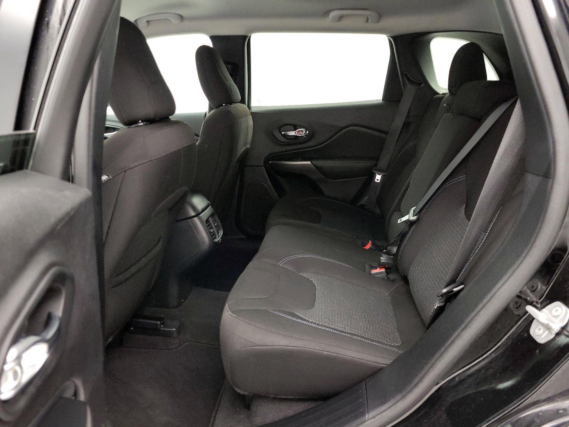 Thumbnail: 2021 Jeep Cherokee - 19