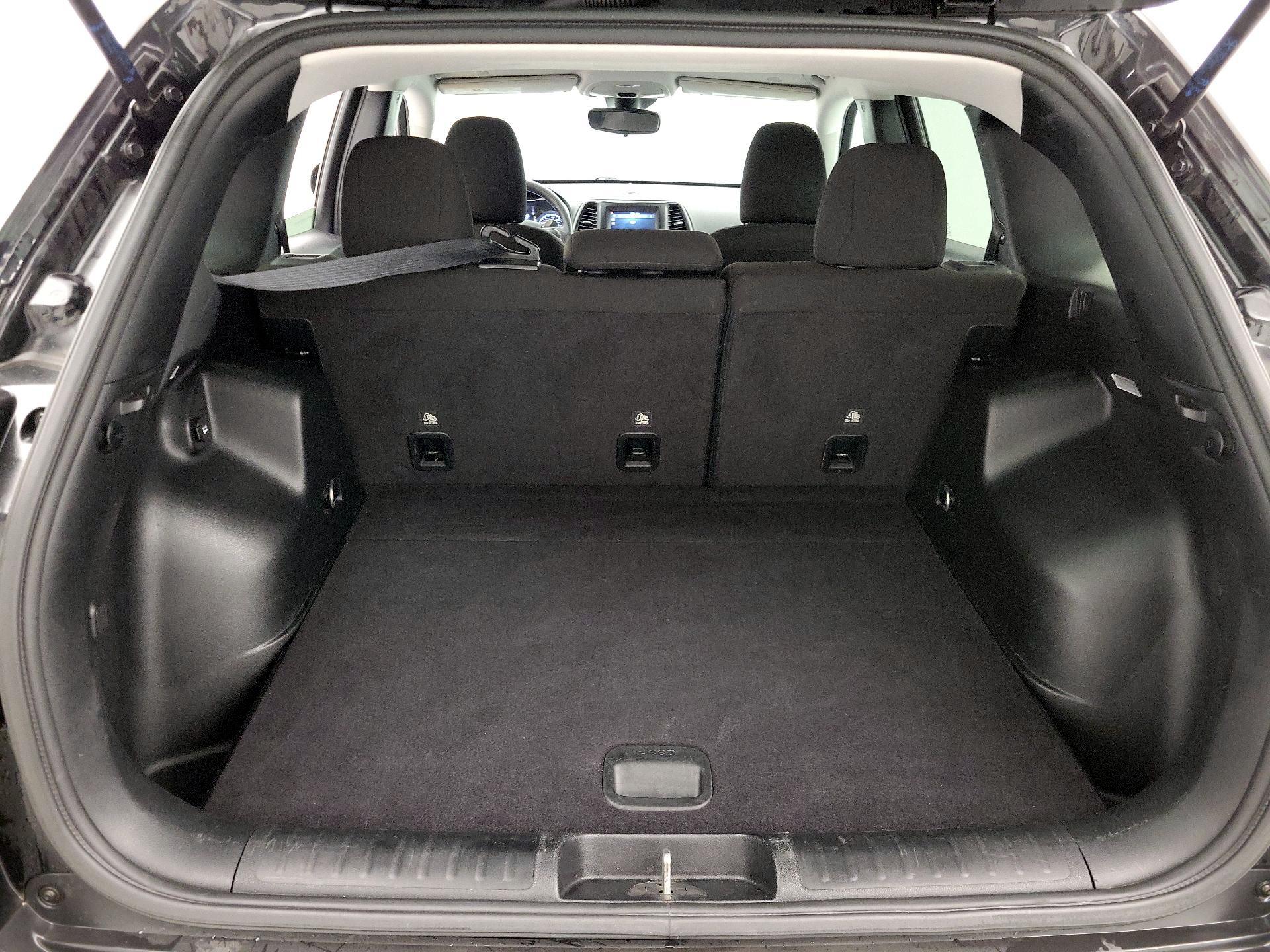 Thumbnail: 2021 Jeep Cherokee - 20