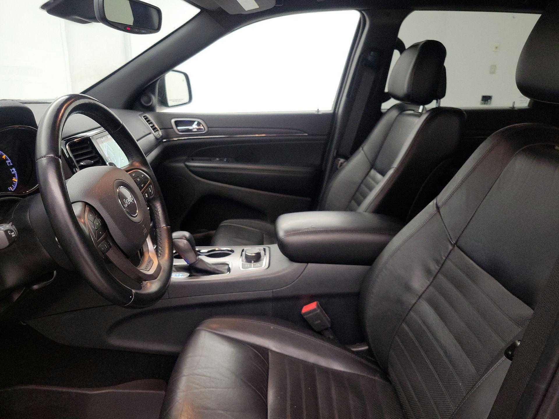 Thumbnail: 2020 Jeep Grand Cherokee - 11