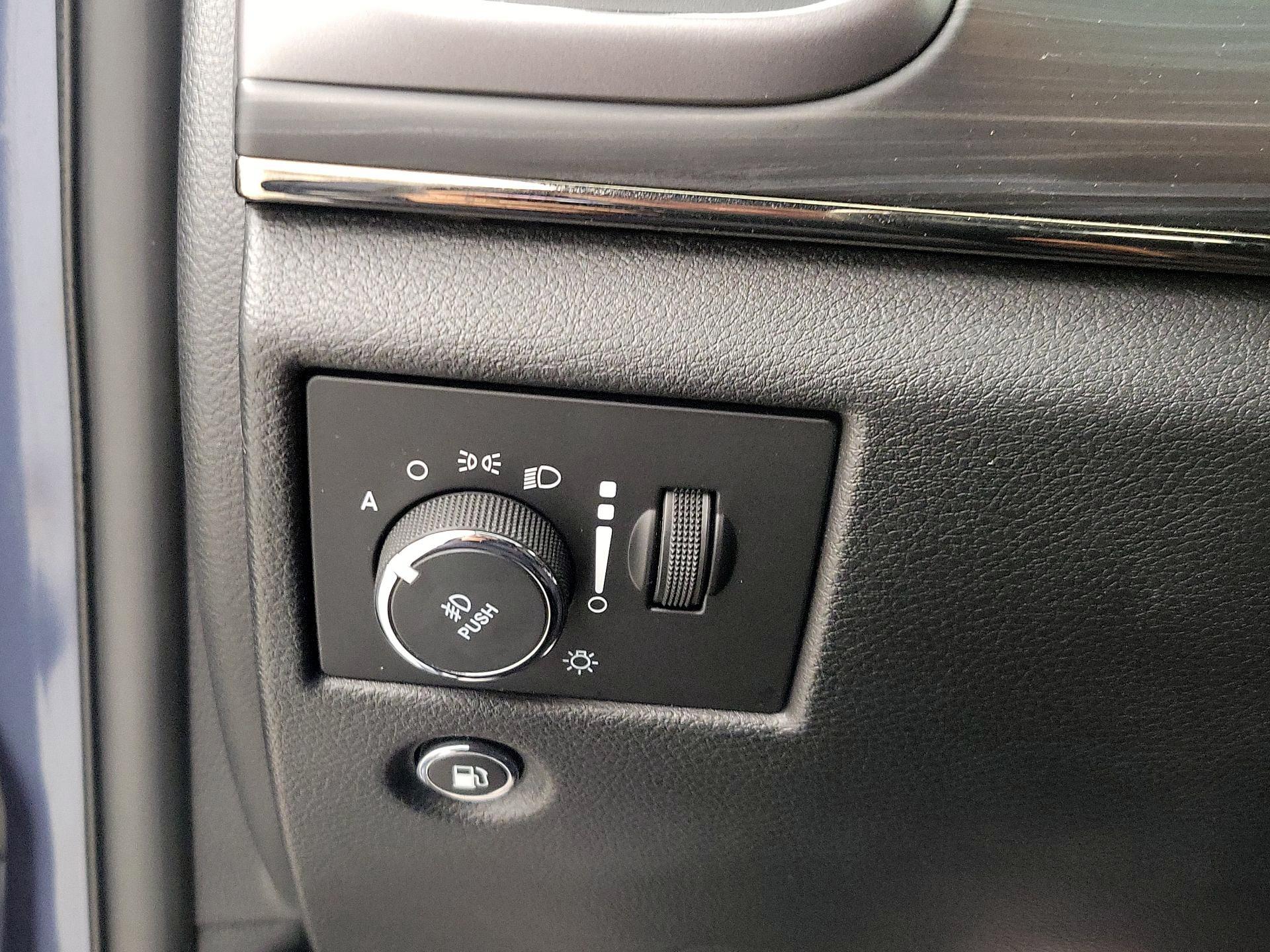 Thumbnail: 2020 Jeep Grand Cherokee - 13