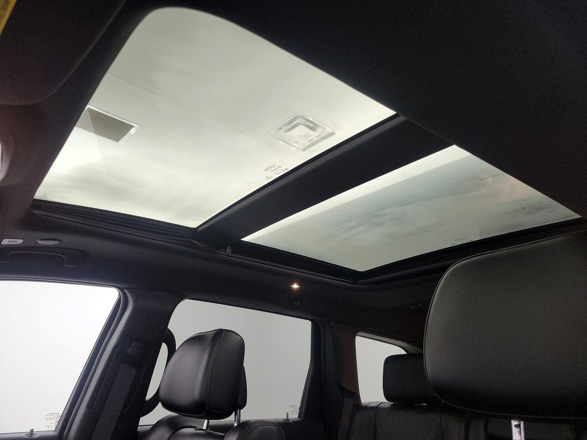 Thumbnail: 2020 Jeep Grand Cherokee - 20