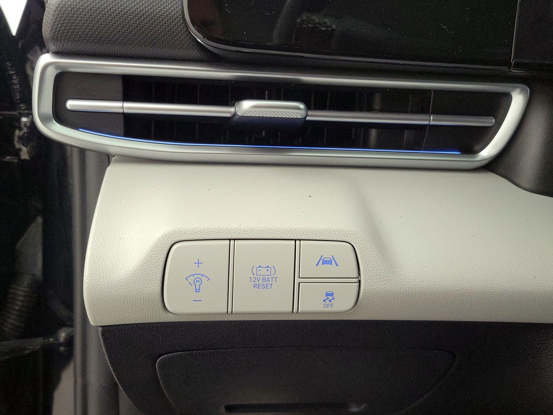 Thumbnail: 2023 Hyundai Elantra - 13