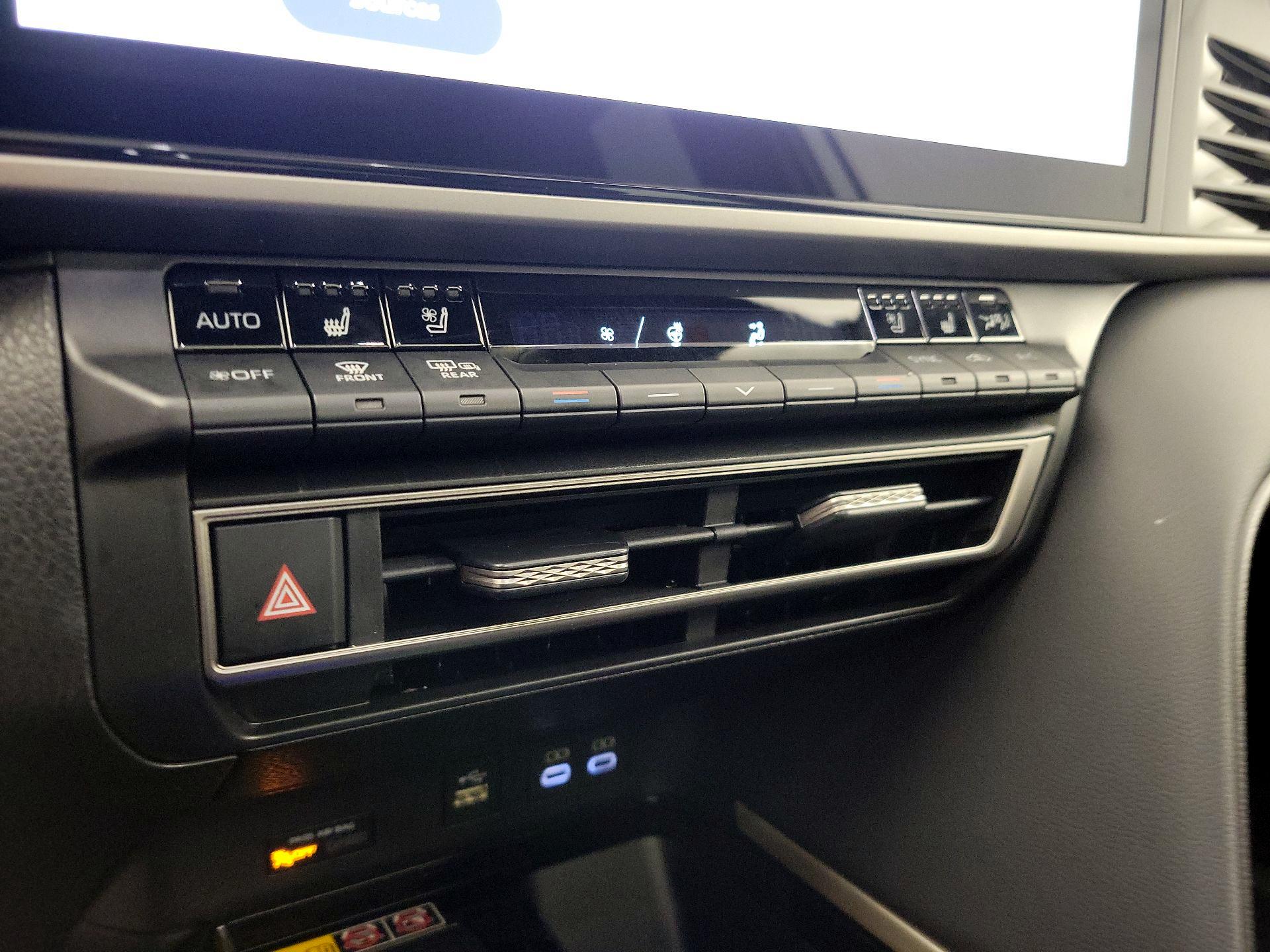 Thumbnail: 2025 Toyota Camry - 16