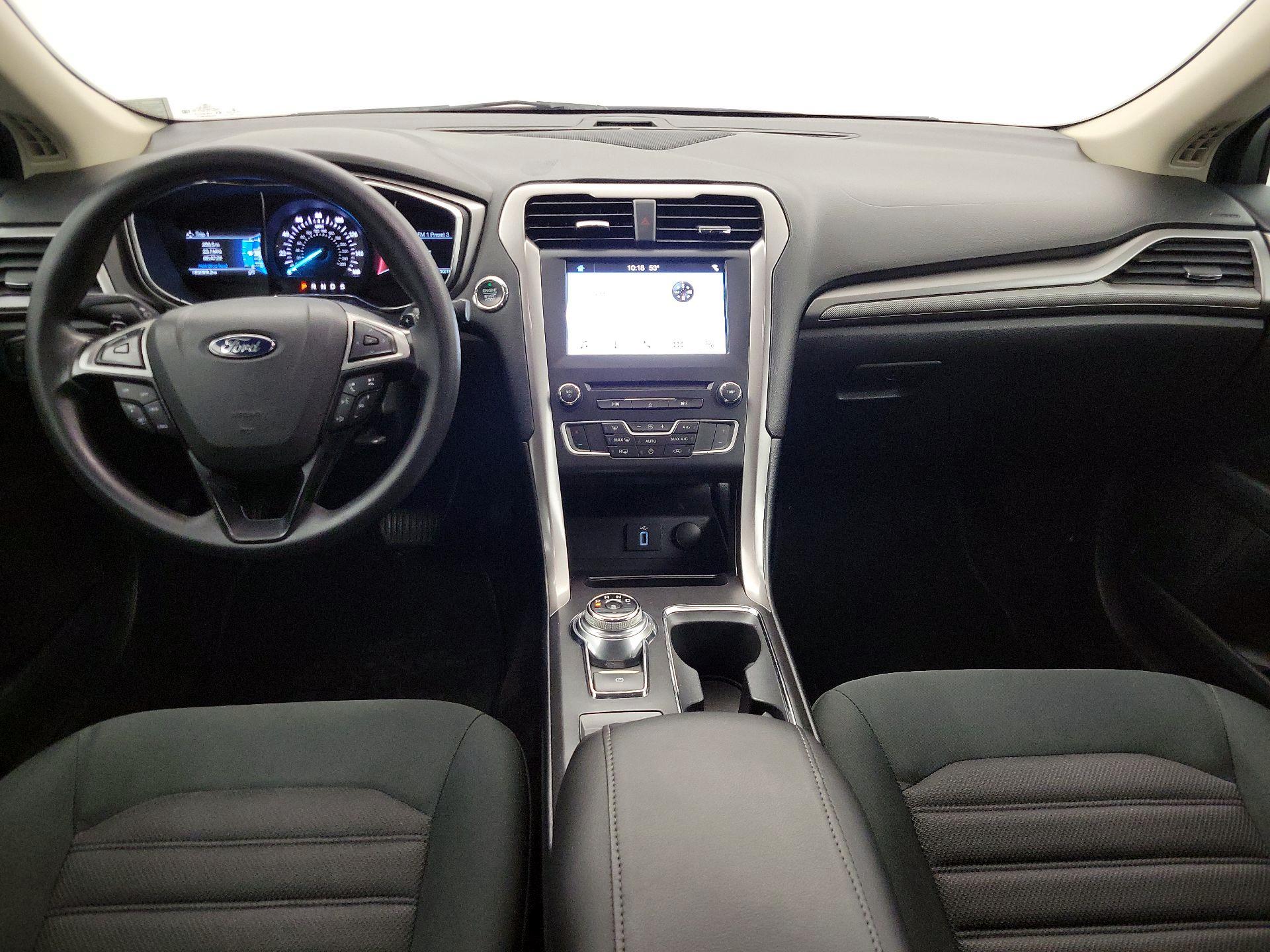 Thumbnail: 2017 Ford Fusion - 9