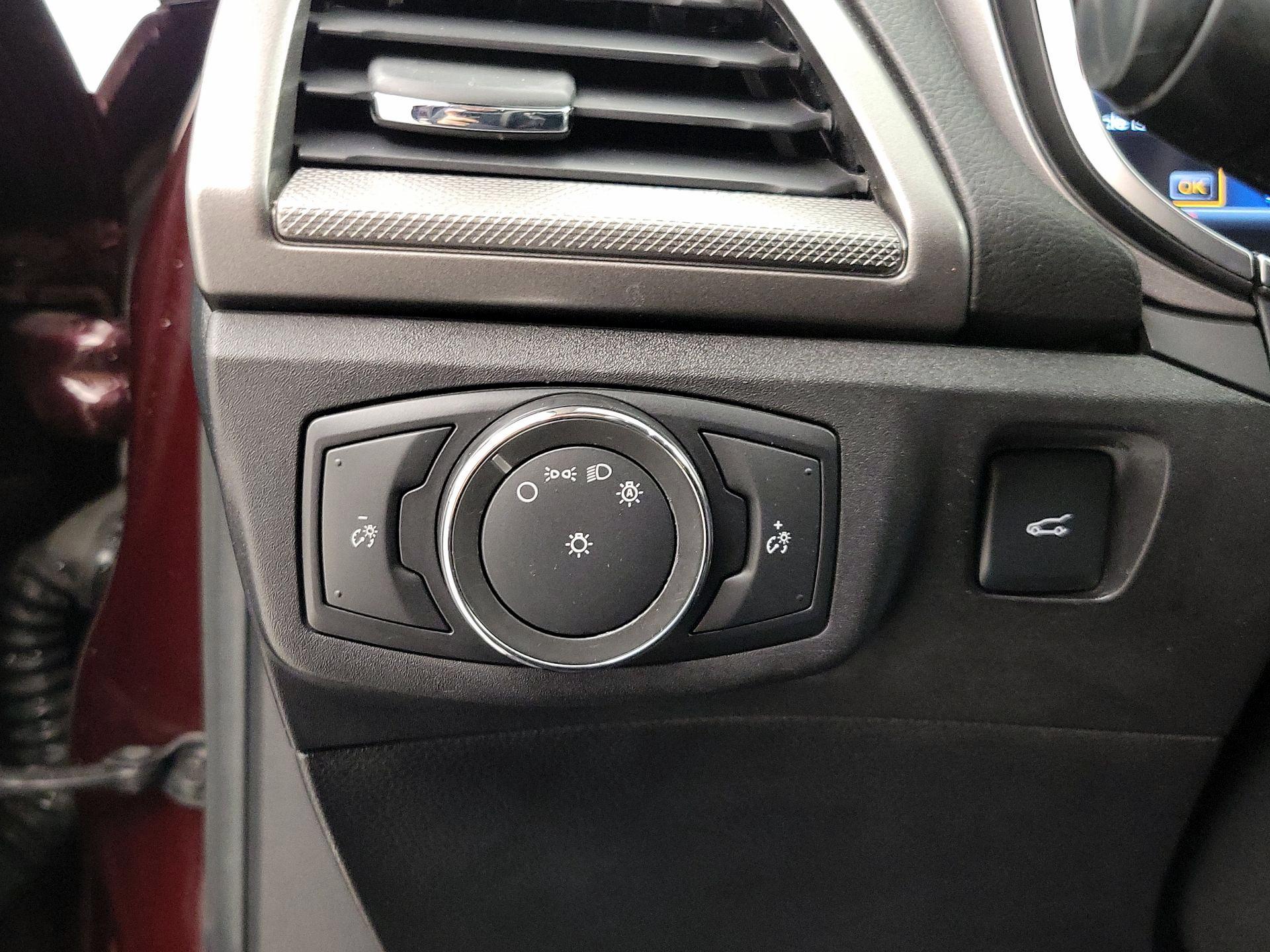 Thumbnail: 2017 Ford Fusion - 13