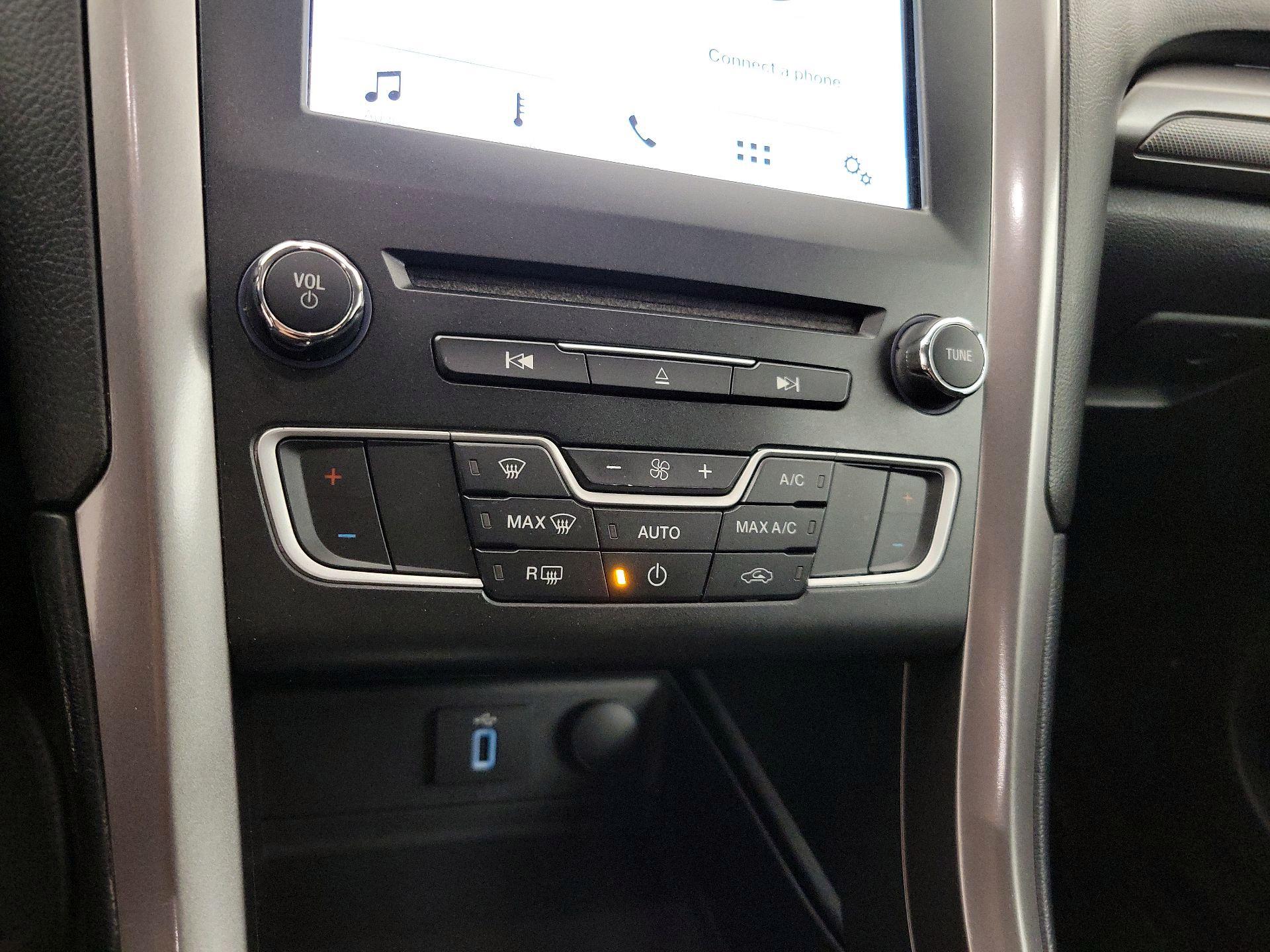 Thumbnail: 2017 Ford Fusion - 16