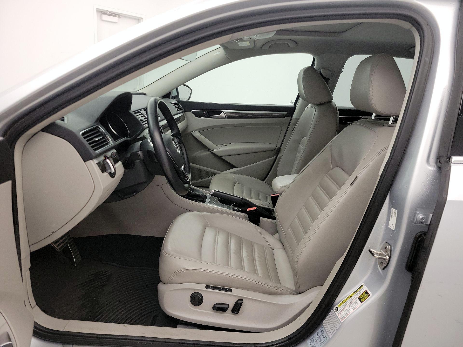 Thumbnail: 2016 Volkswagen Passat - 11