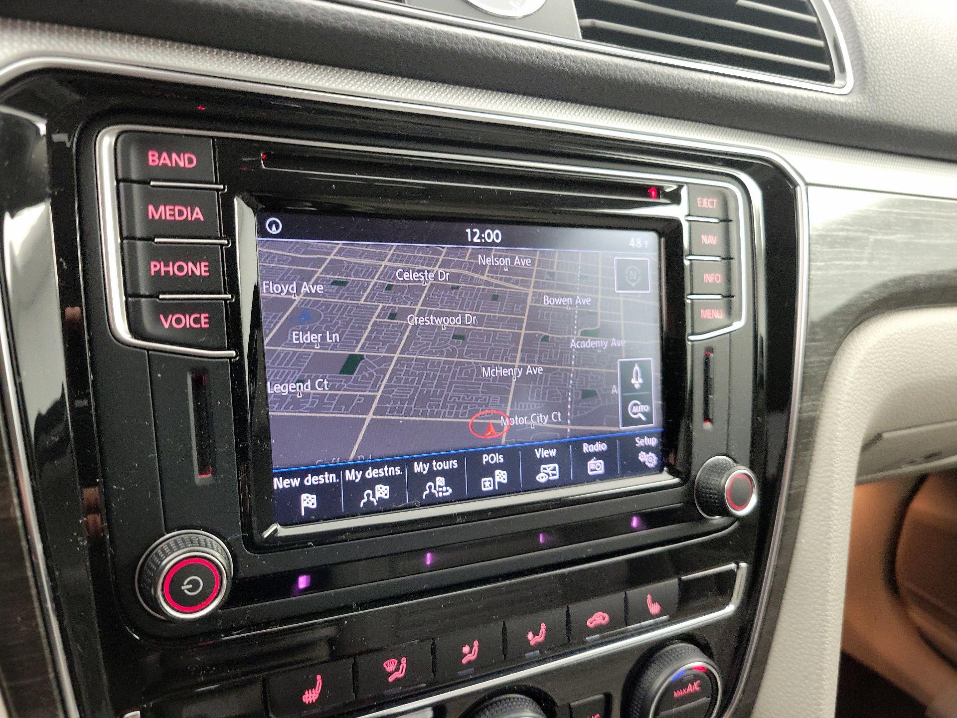 Thumbnail: 2016 Volkswagen Passat - 14