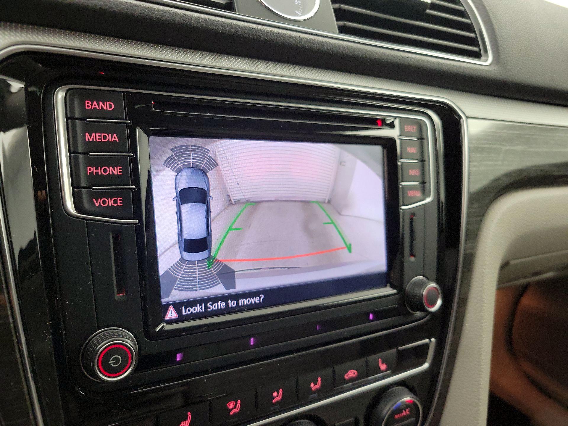 Thumbnail: 2016 Volkswagen Passat - 15