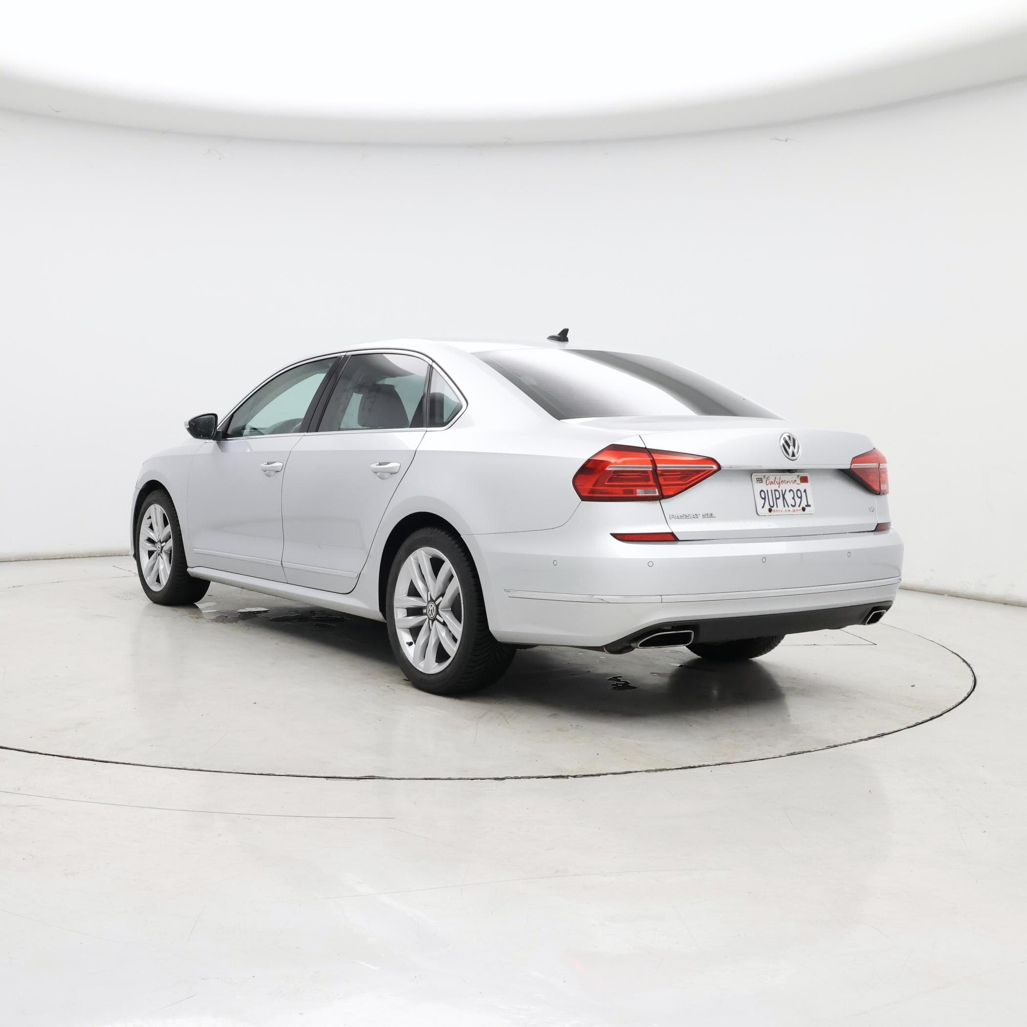 Thumbnail: 2016 Volkswagen Passat - 2