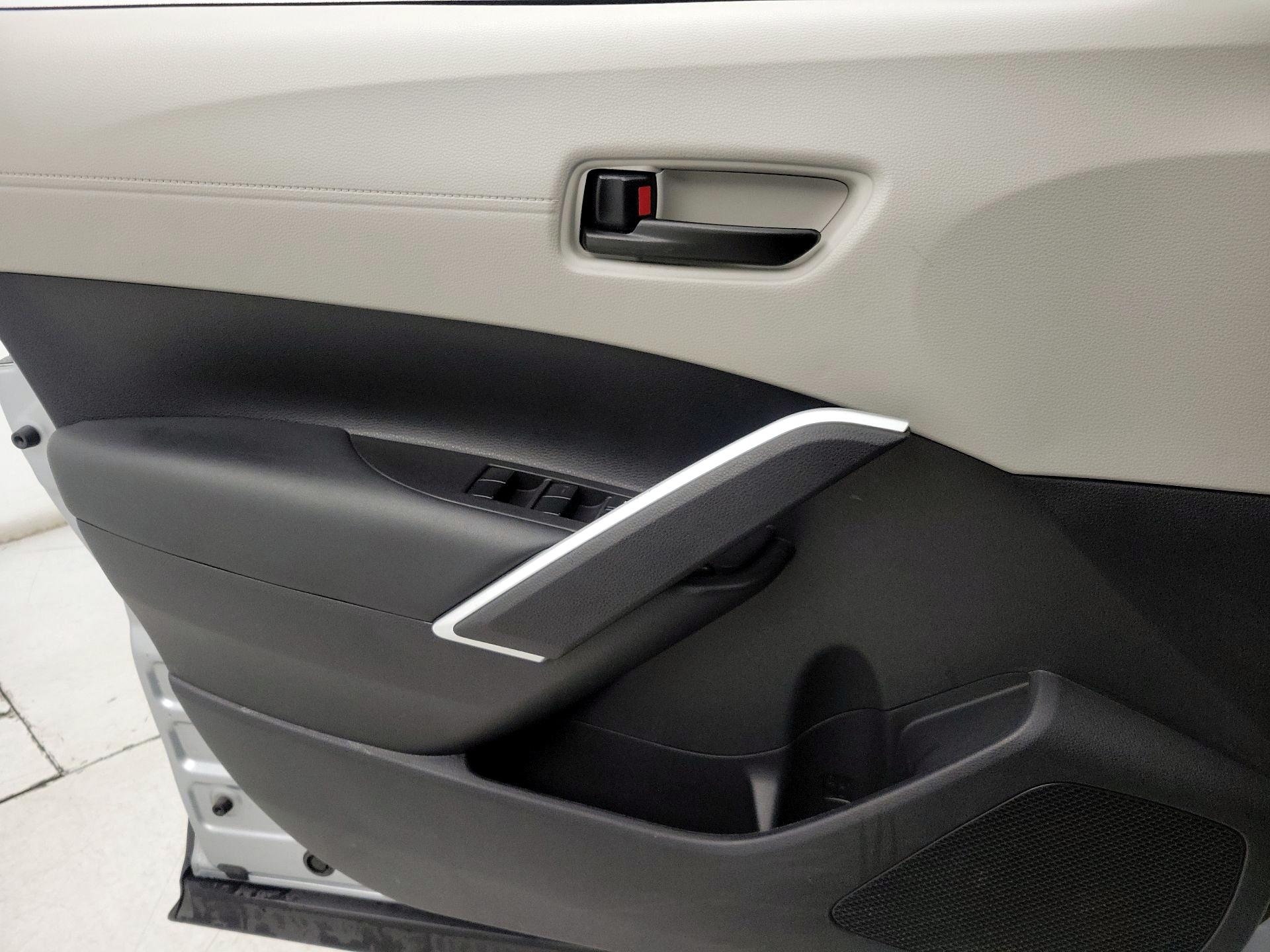 Thumbnail: 2025 Toyota Corolla Cross - 12