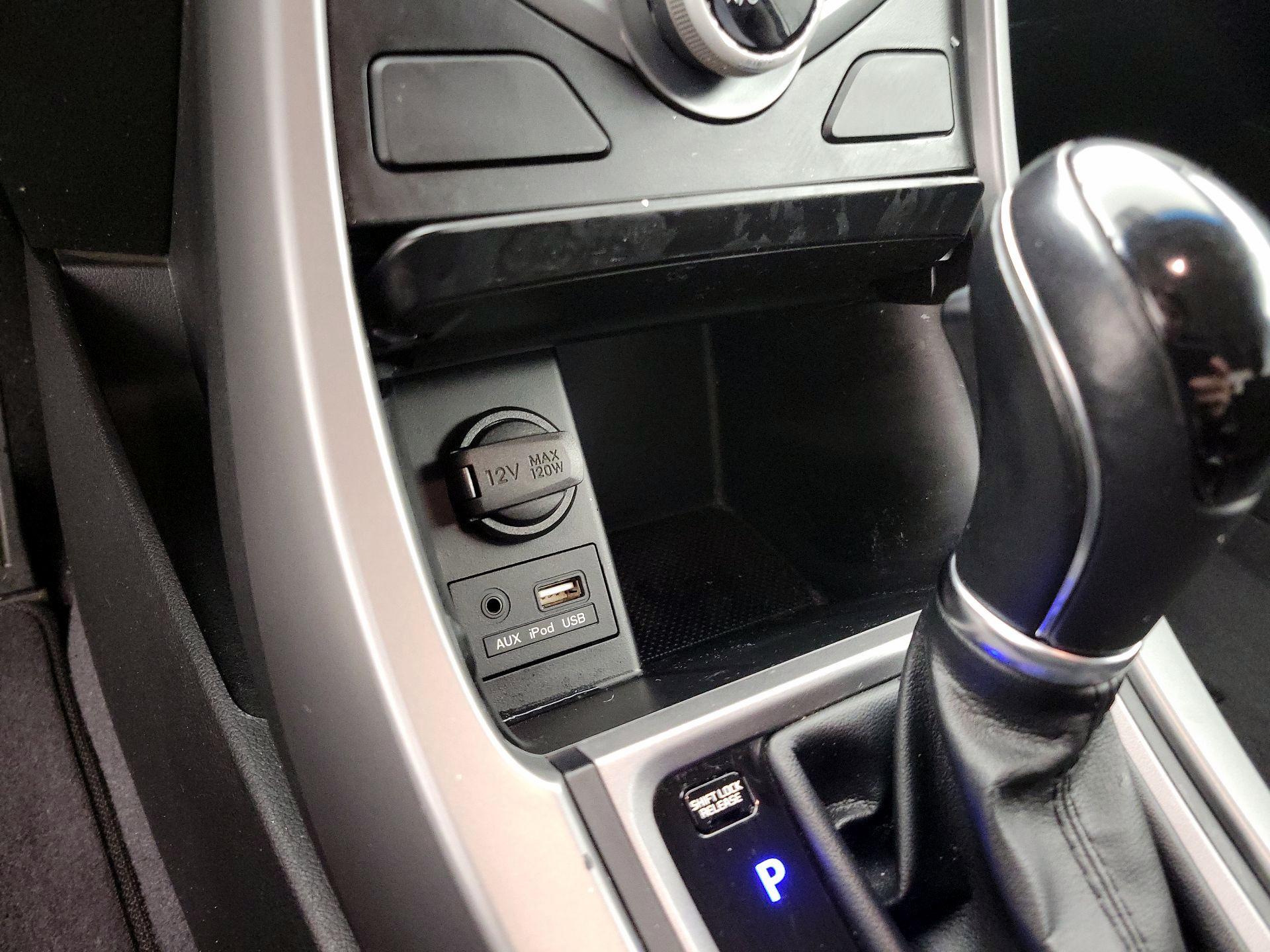 Thumbnail: 2015 Hyundai Elantra - 18