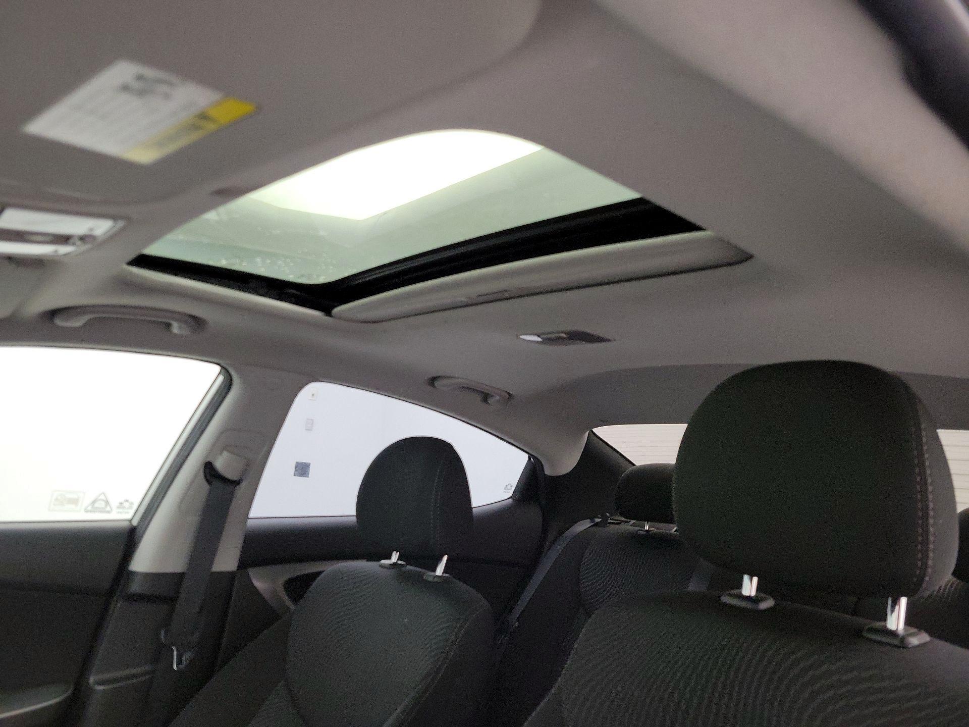 Thumbnail: 2015 Hyundai Elantra - 19