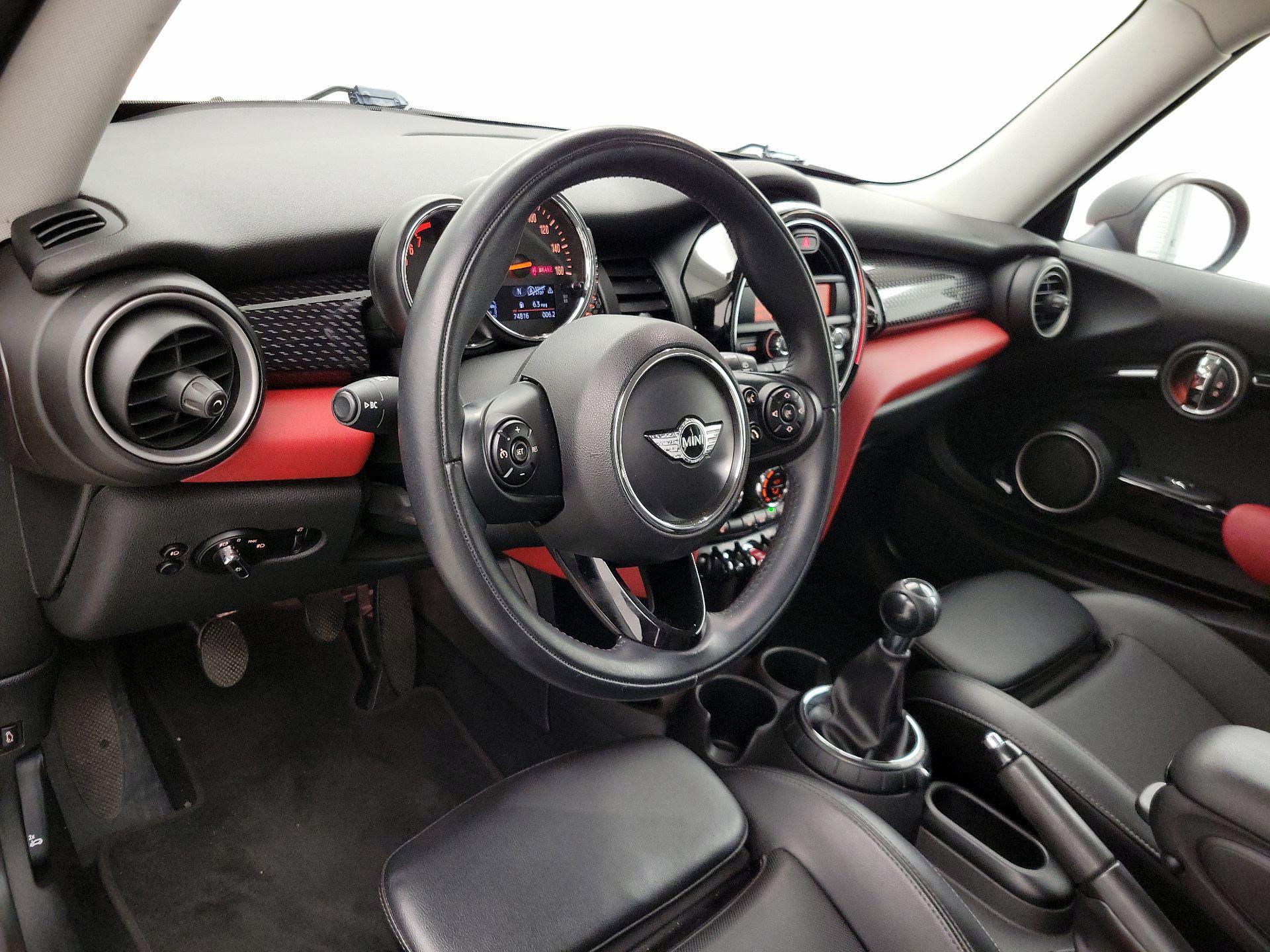 Thumbnail: 2015 MINI Cooper Hardtop - 9