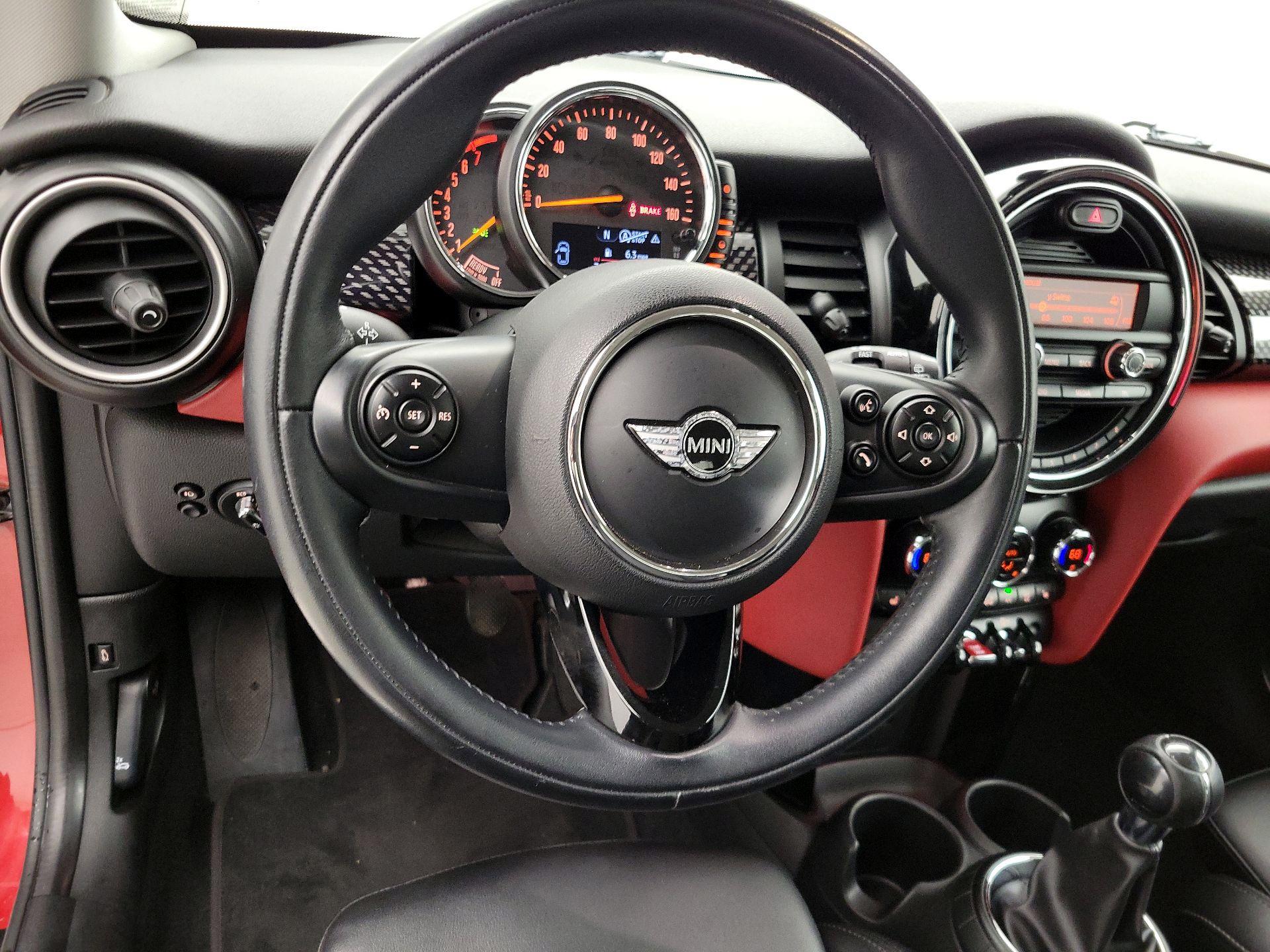 Thumbnail: 2015 MINI Cooper Hardtop - 10