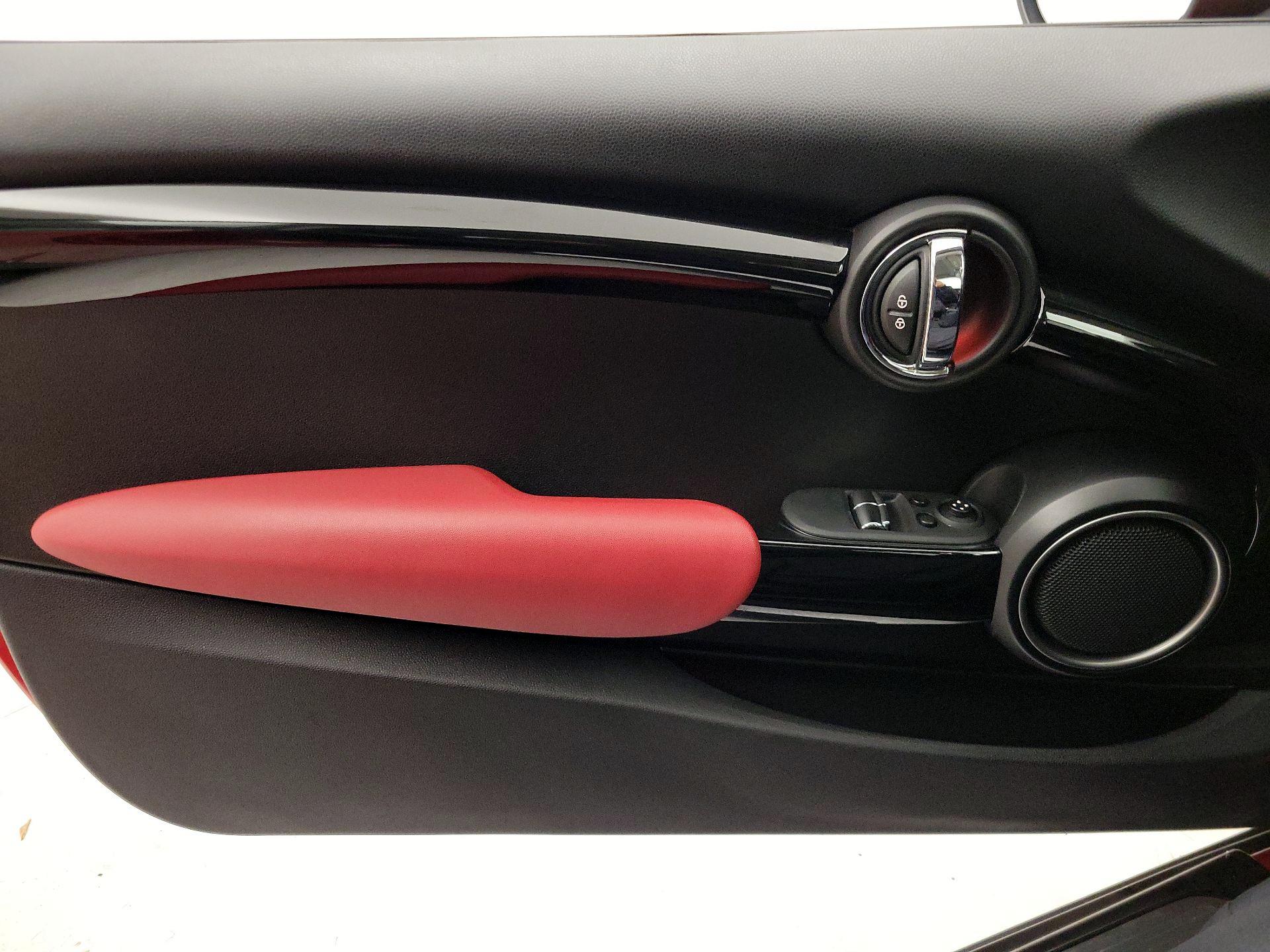 Thumbnail: 2015 MINI Cooper Hardtop - 12