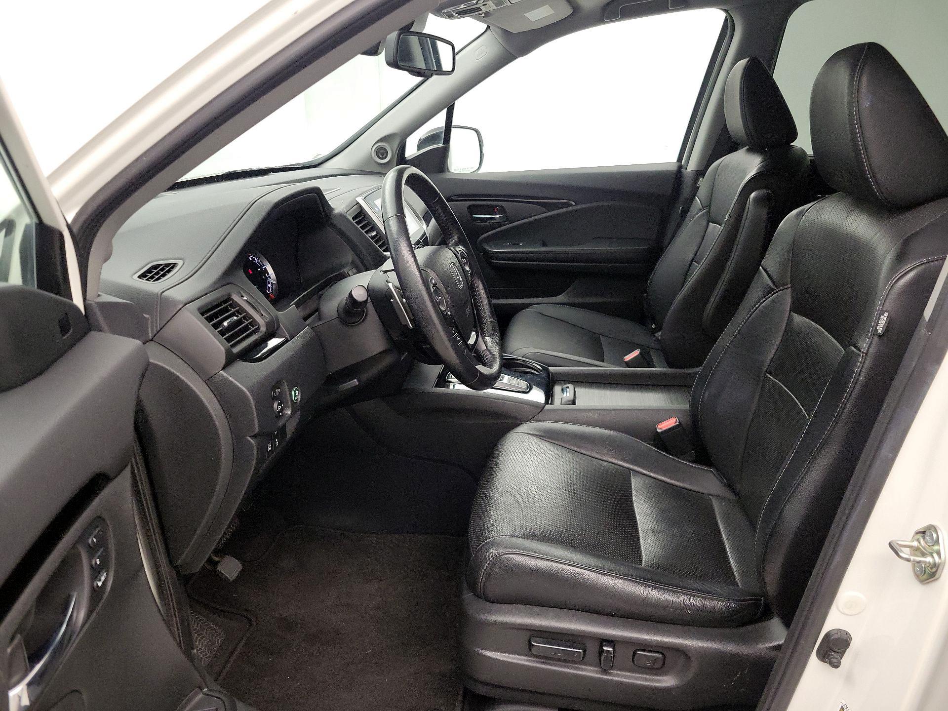 Thumbnail: 2016 Honda Pilot - 11