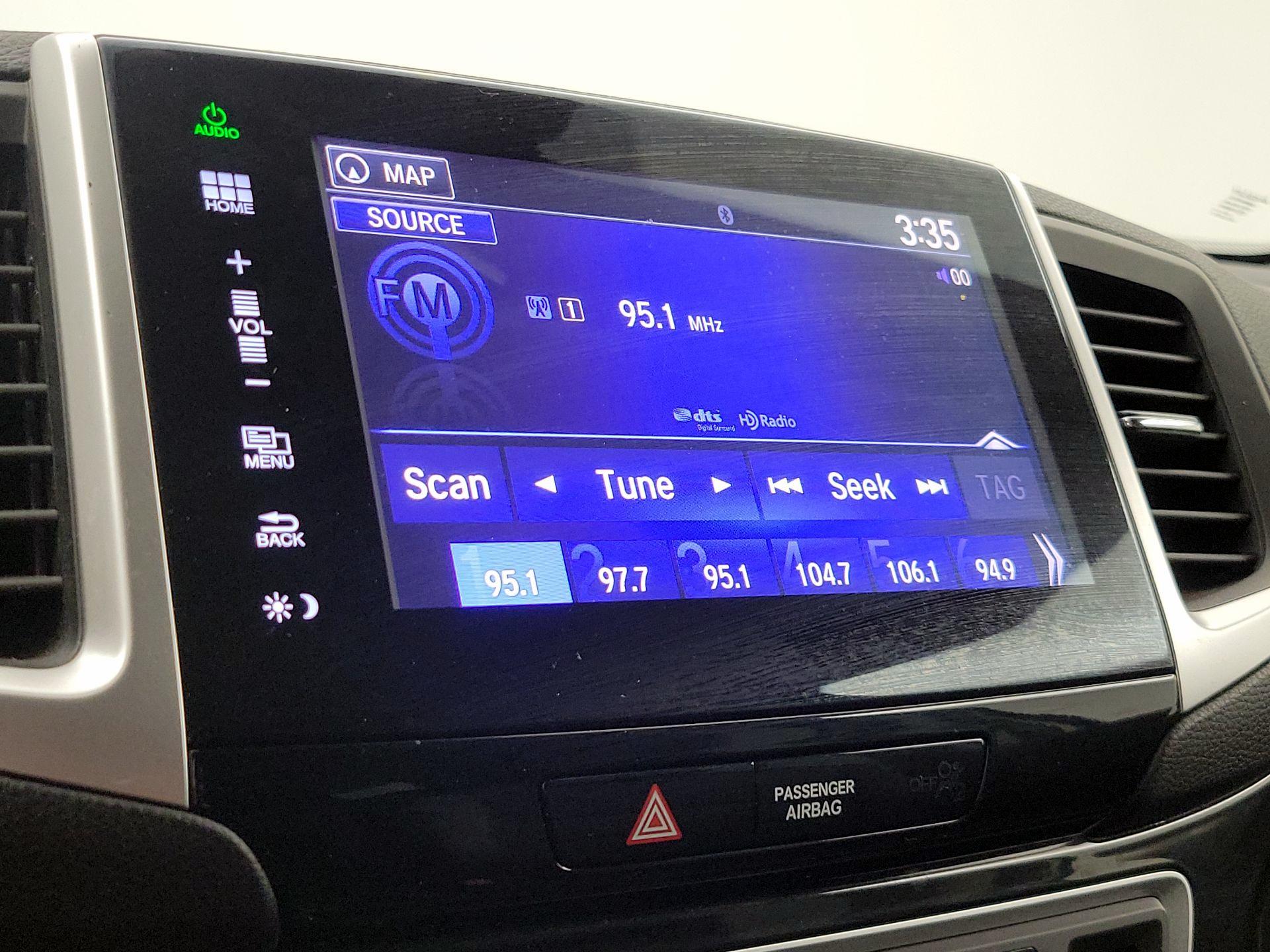 Thumbnail: 2016 Honda Pilot - 16