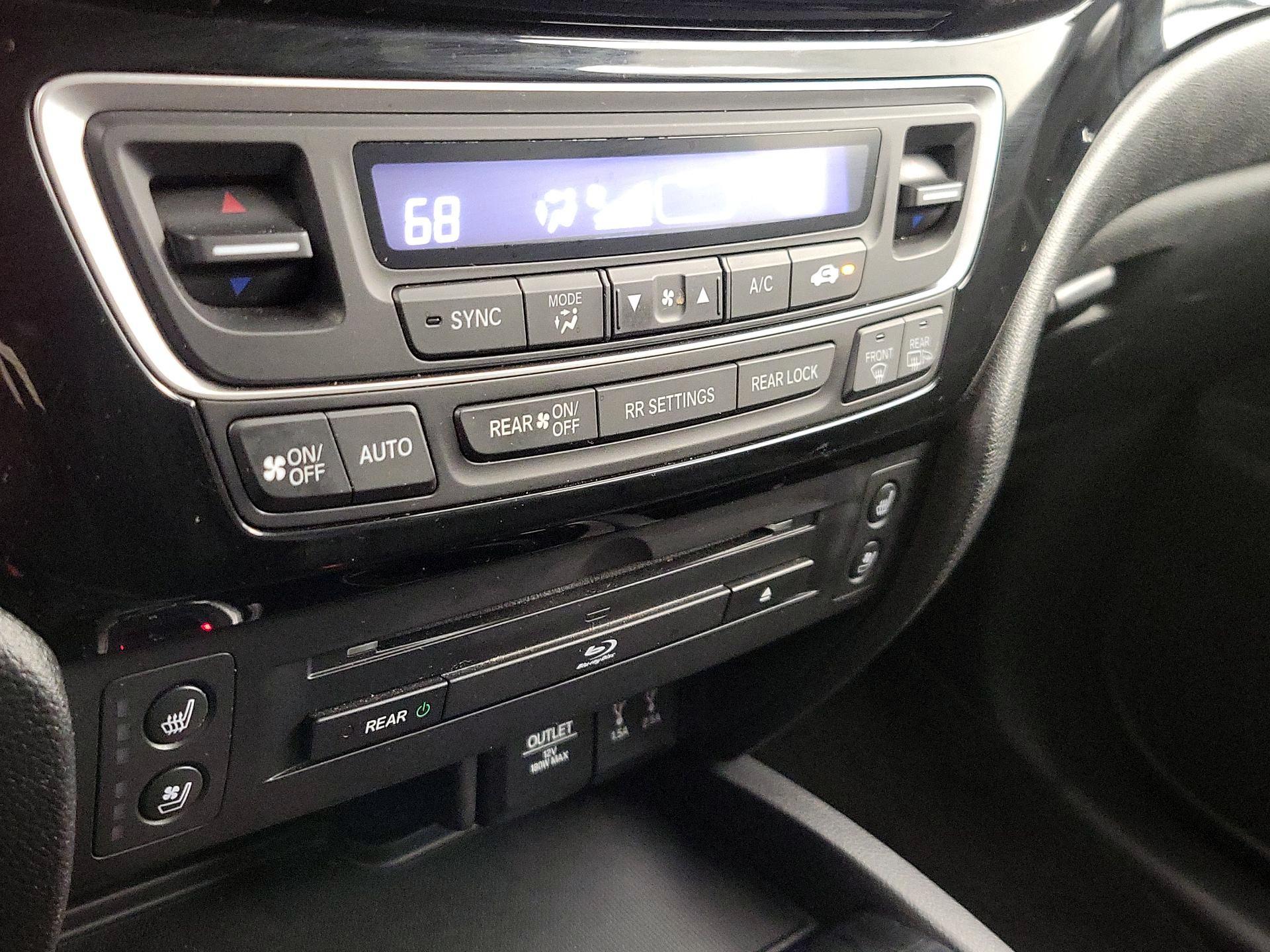 Thumbnail: 2016 Honda Pilot - 17