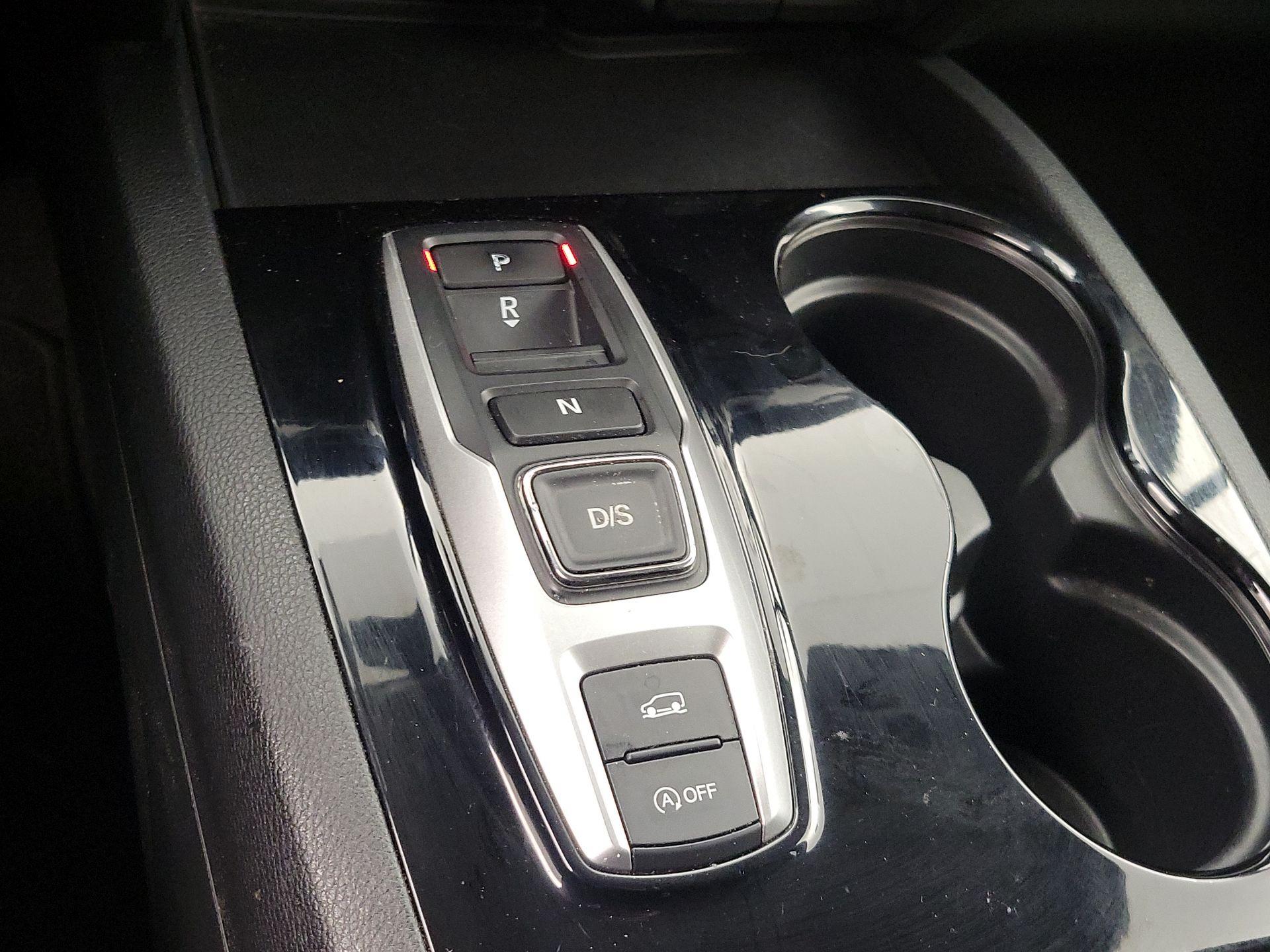 Thumbnail: 2016 Honda Pilot - 18