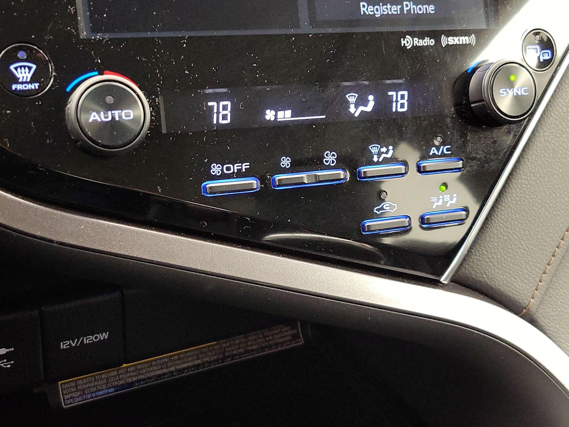 Thumbnail: 2018 Toyota Camry - 16