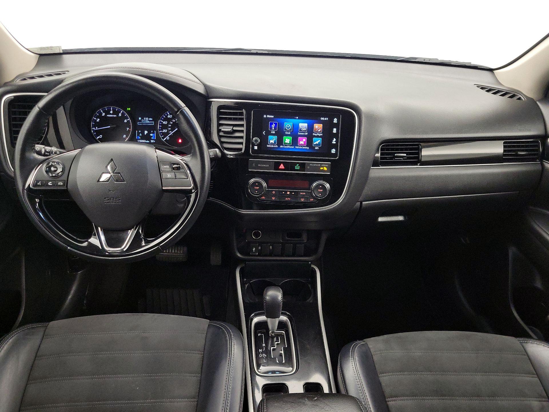 Thumbnail: 2019 Mitsubishi Outlander - 9