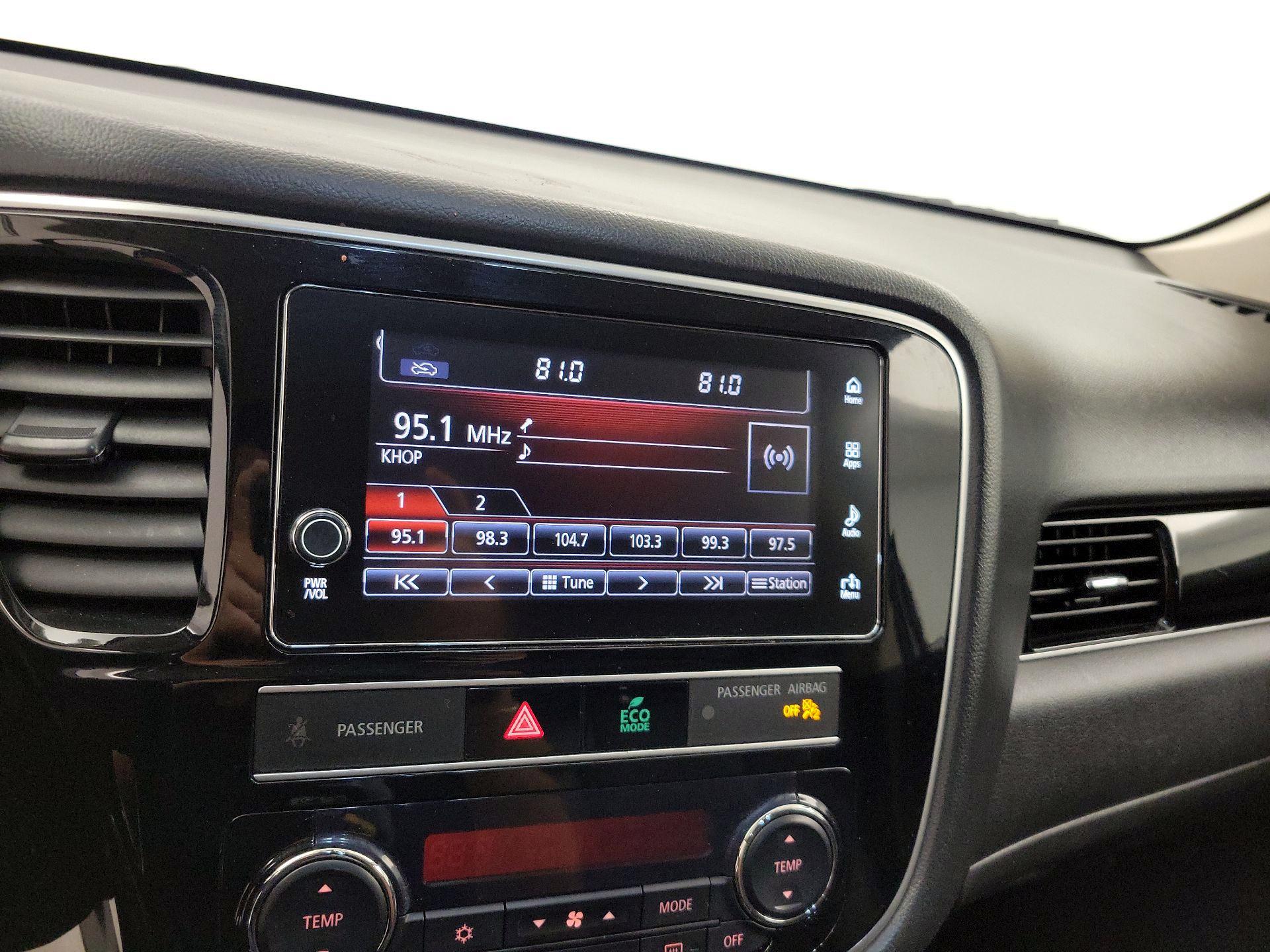 Thumbnail: 2019 Mitsubishi Outlander - 15