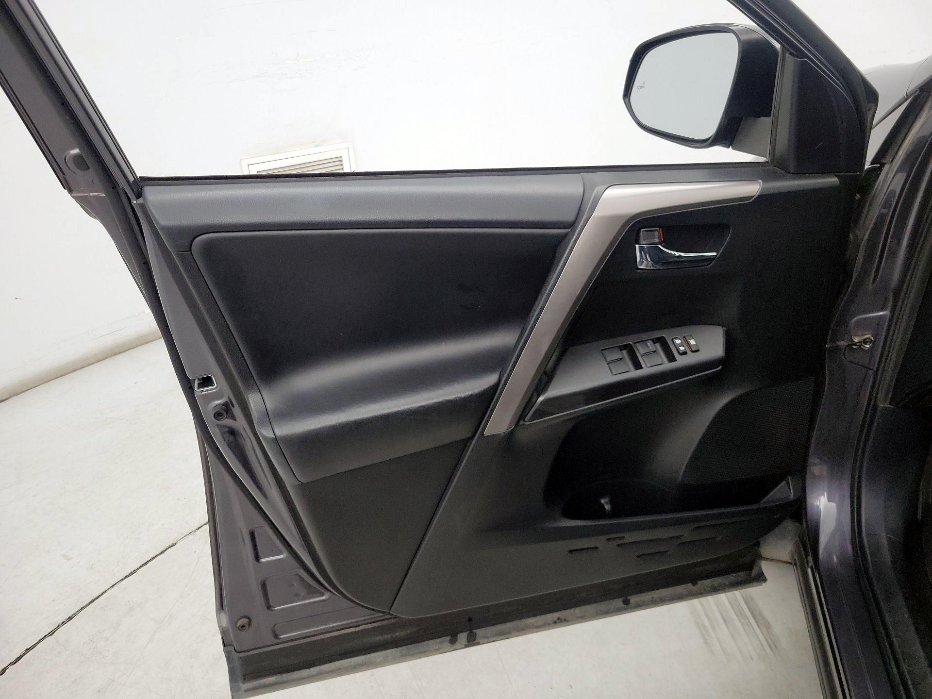 Thumbnail: 2017 Toyota RAV4 - 12