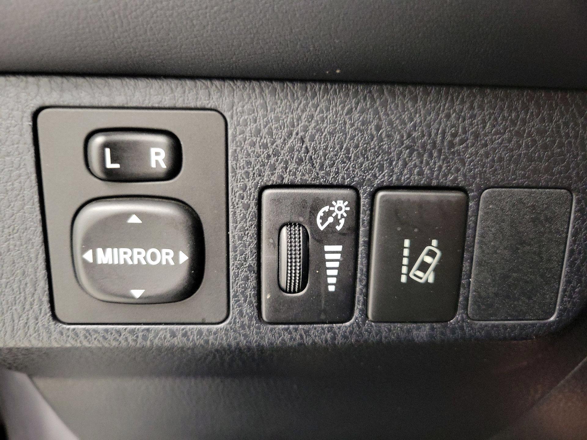 Thumbnail: 2017 Toyota RAV4 - 13