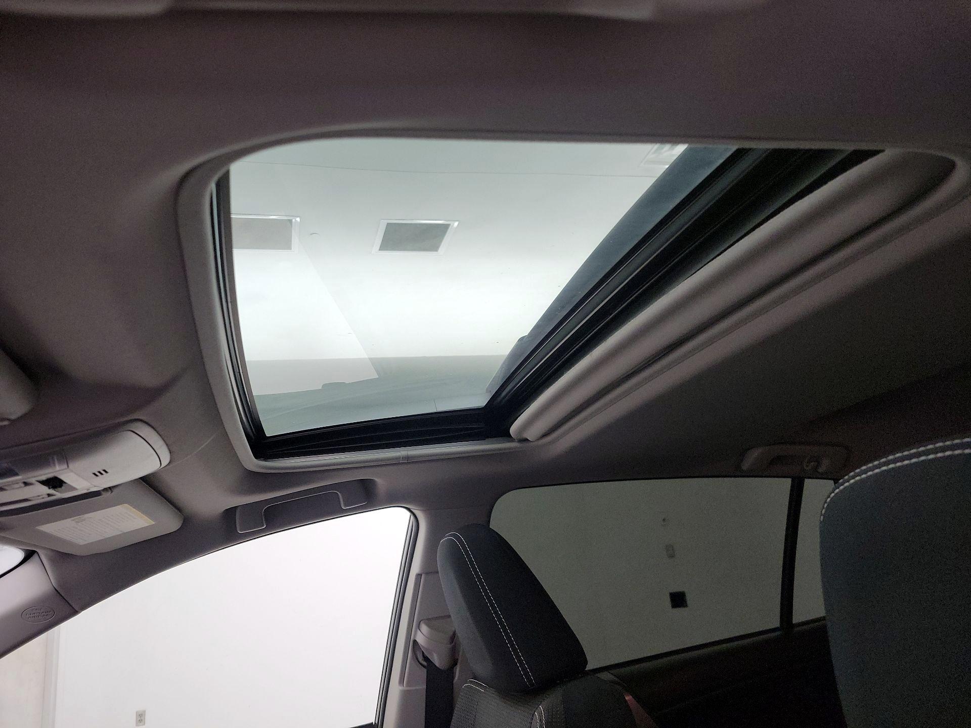 Thumbnail: 2017 Toyota RAV4 - 19